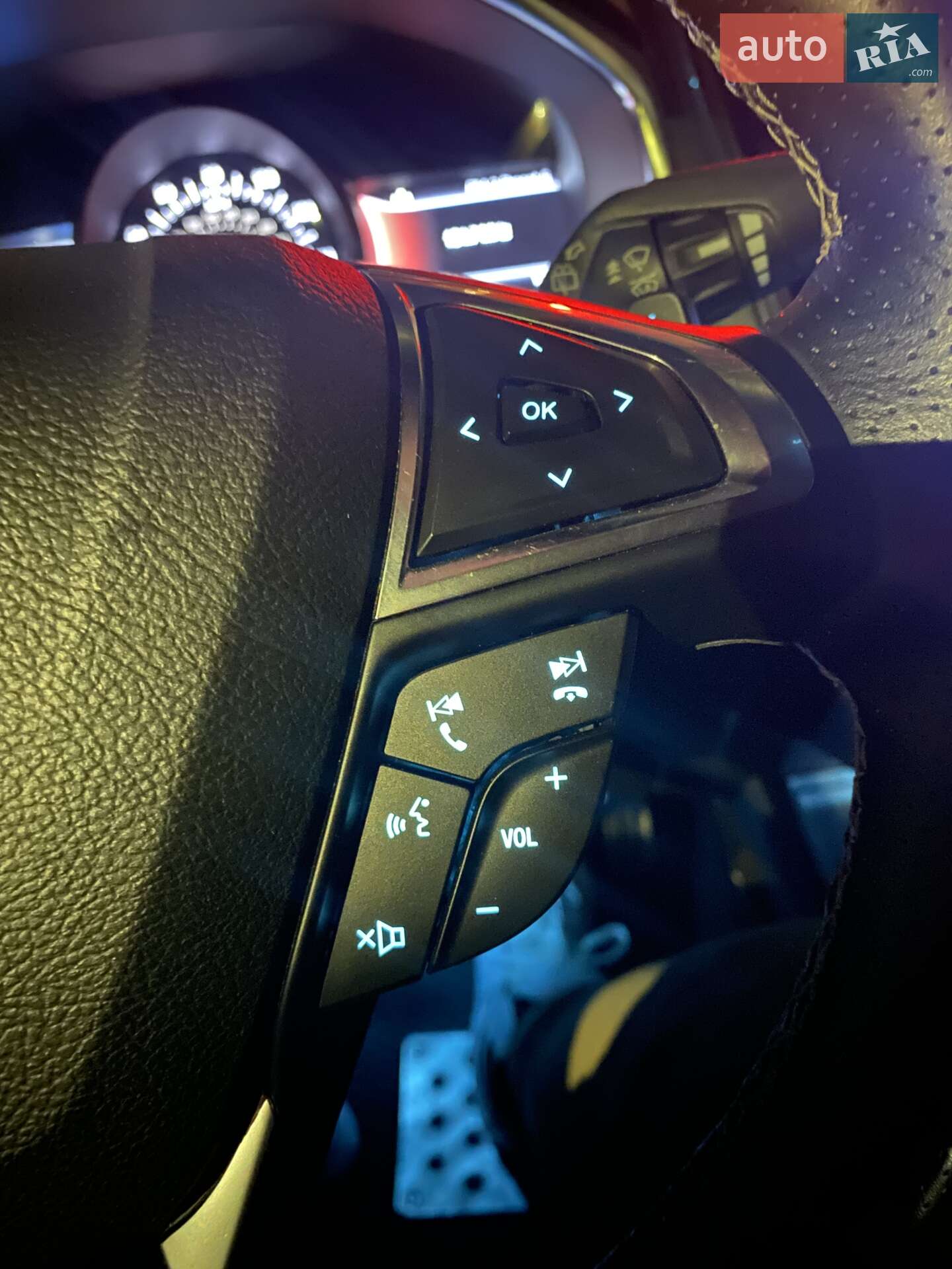 Ford Edge 2018 VIN 2FMPK4AP1KBB41121 фото оголошення 16 з 40