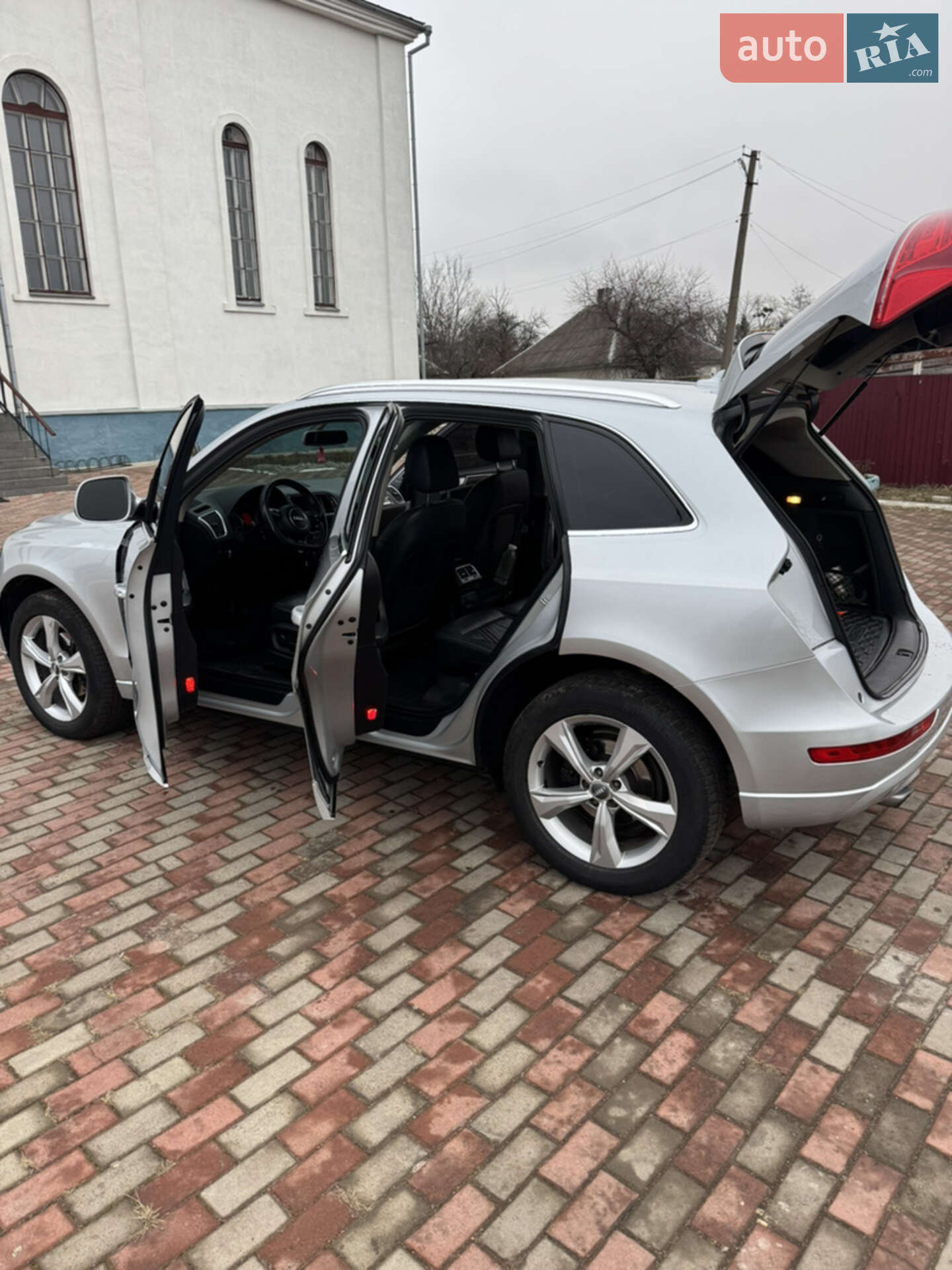 Audi Q5 2011 VIN WA1CFAFP2CA026937 фото оголошення 4 з 26