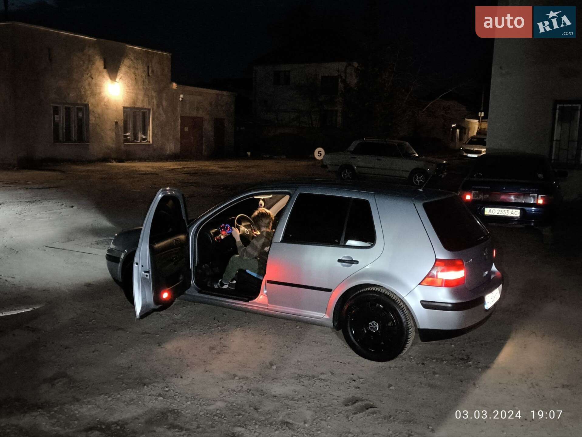 Volkswagen Golf 2001 VIN WVWZZZ1JZ2U020836 фото оголошення 5 з 11