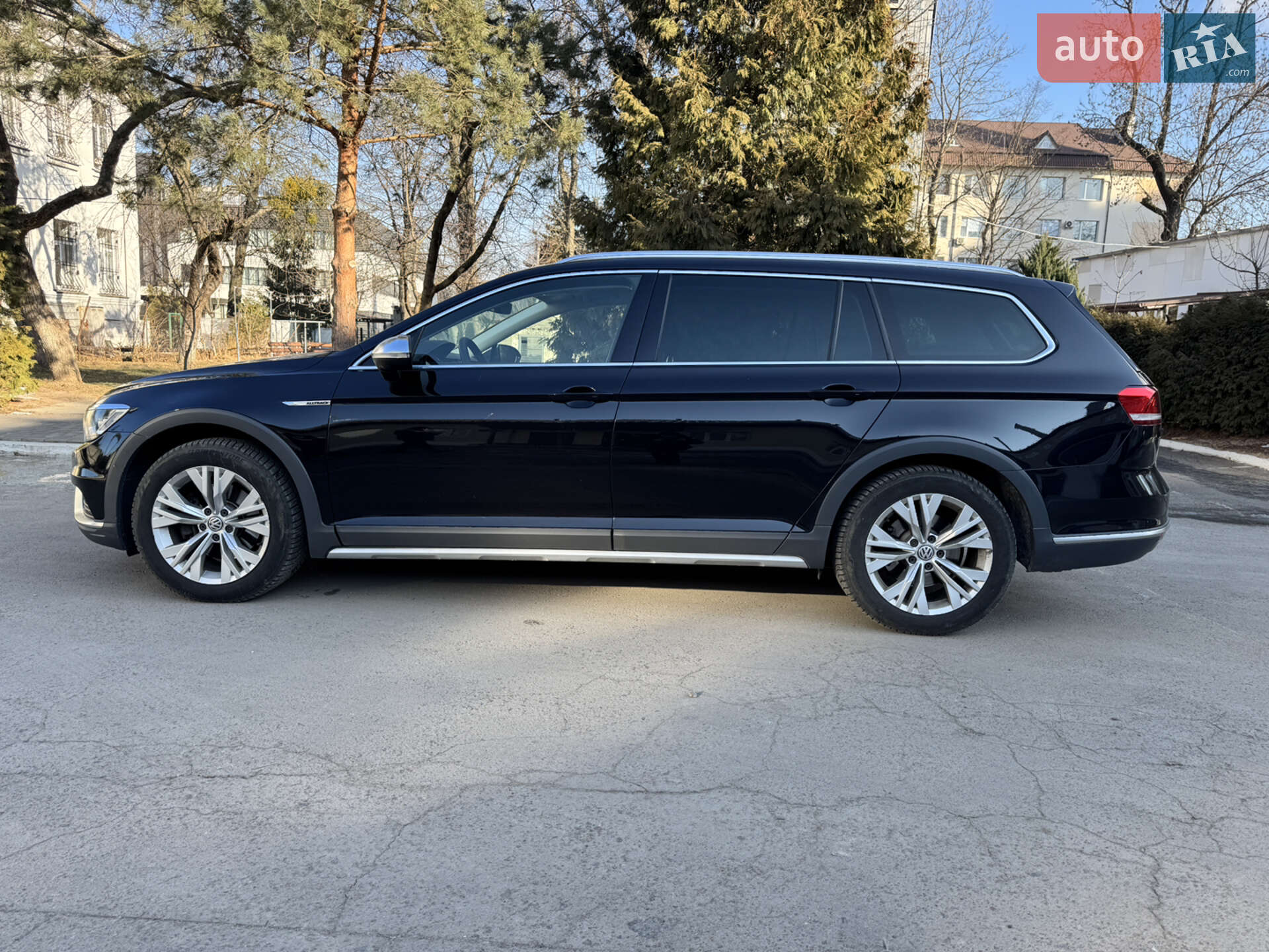 Volkswagen Passat Alltrack 2018 VIN WVWZZZ3CZJE138006 фото оголошення 4 з 46