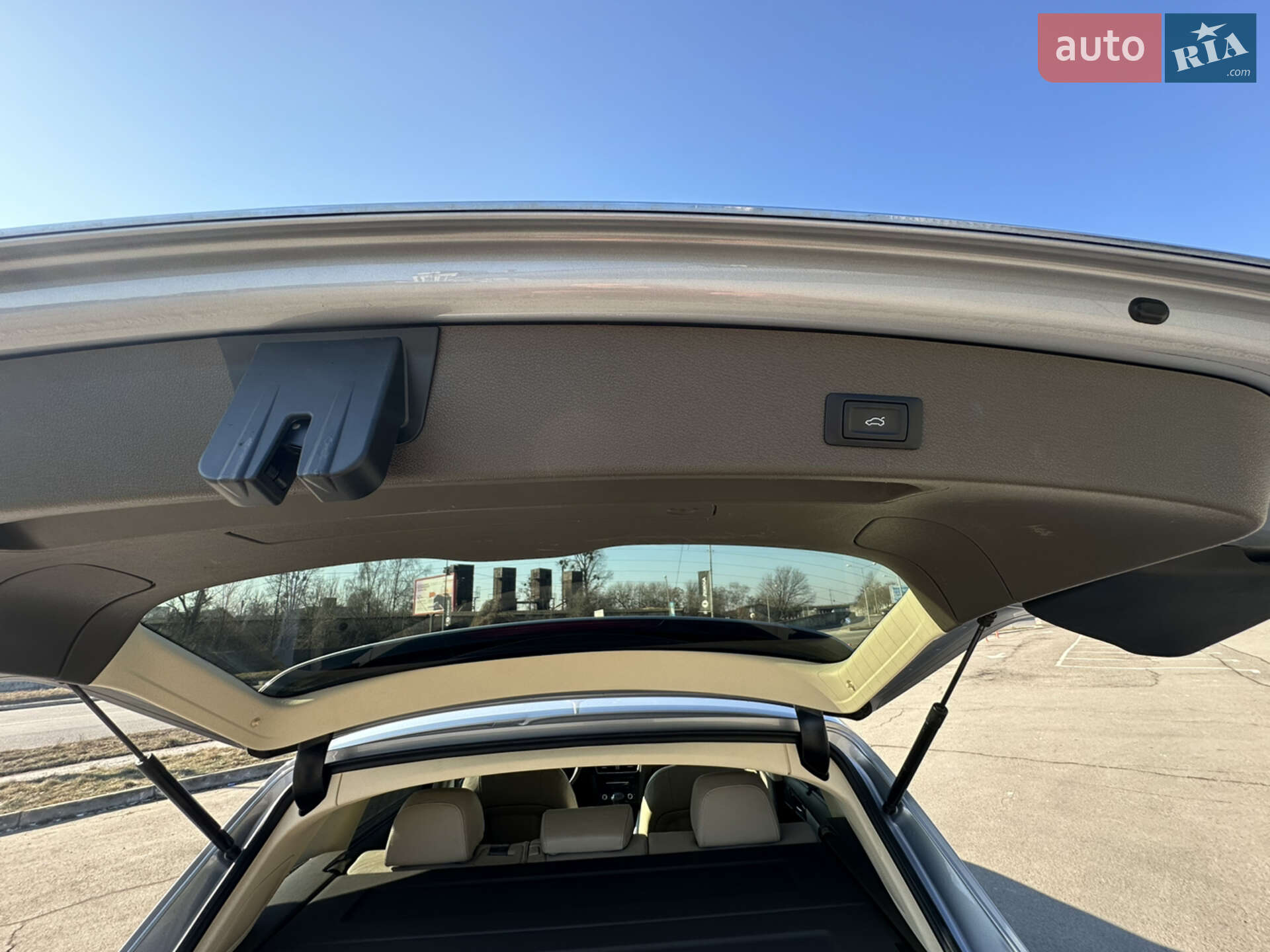Audi Q5 2015 VIN WA1VMBFP1FA111714 фото оголошення 38 з 48