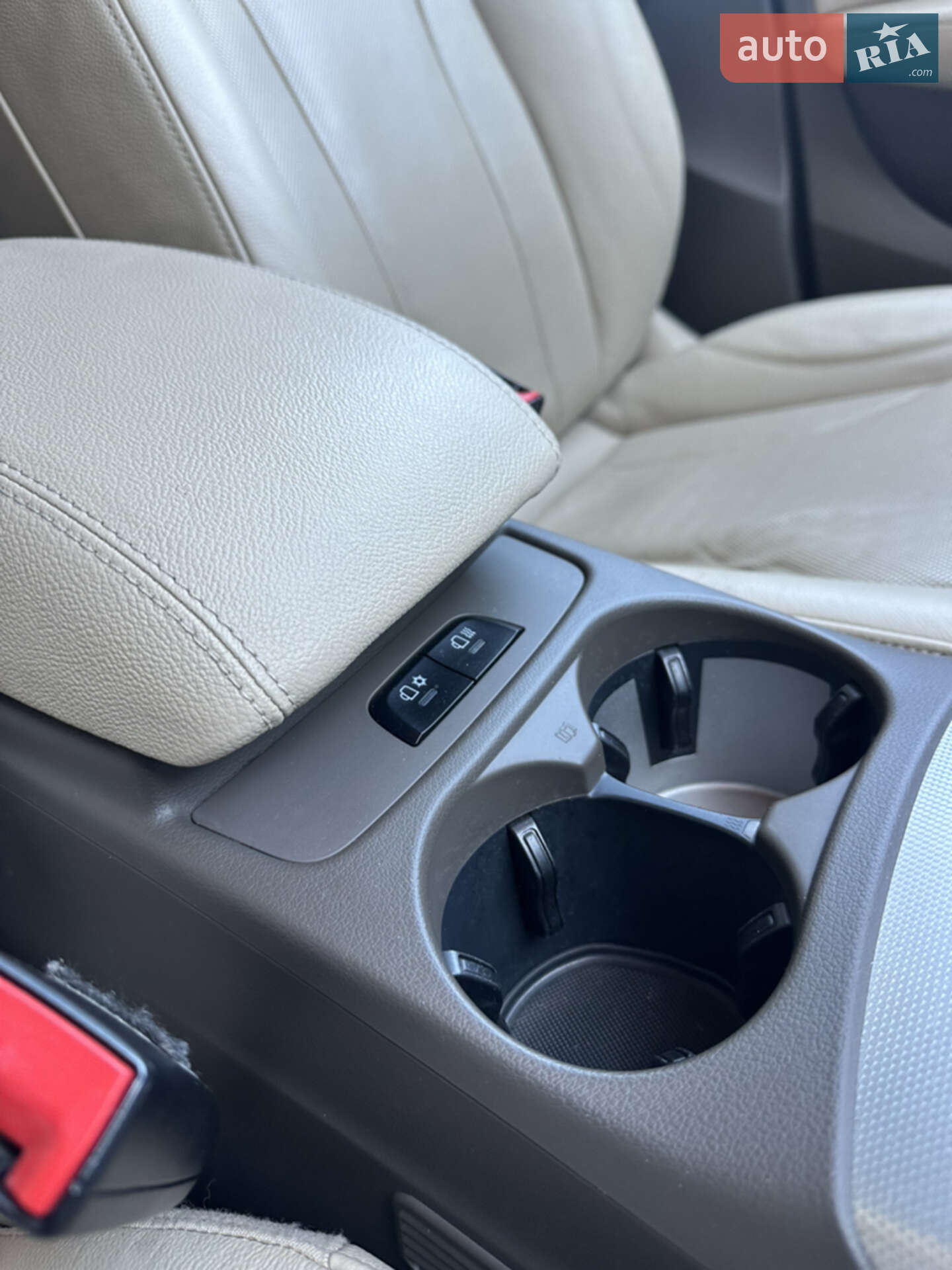 Audi Q5 2015 VIN WA1VMBFP1FA111714 фото оголошення 32 з 48