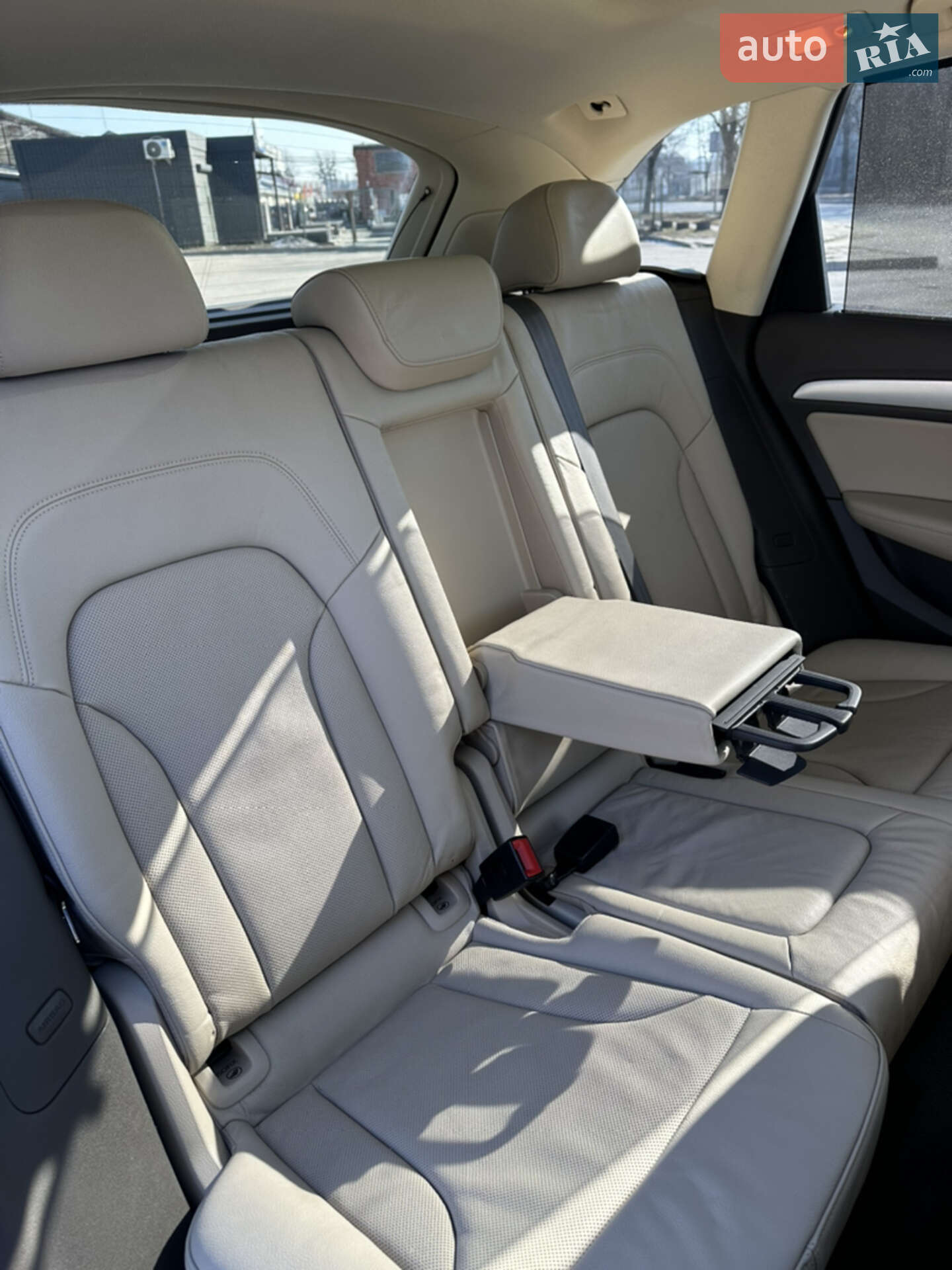 Audi Q5 2015 VIN WA1VMBFP1FA111714 фото оголошення 27 з 48