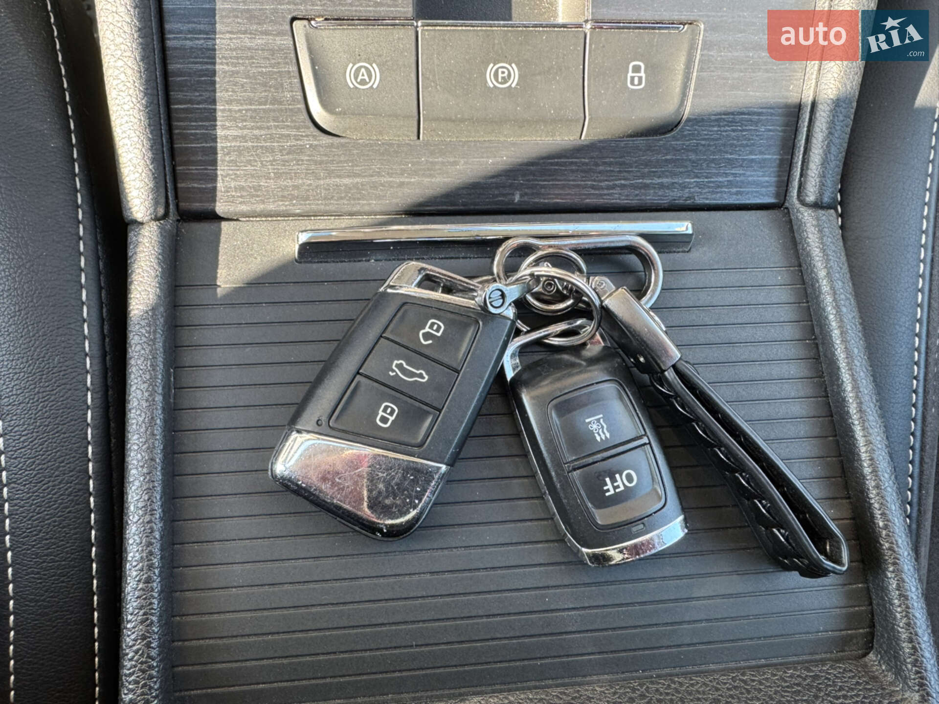 Skoda Superb 2019 VIN TMBLJ9NP9L7009067 фото оголошення 4 з 25