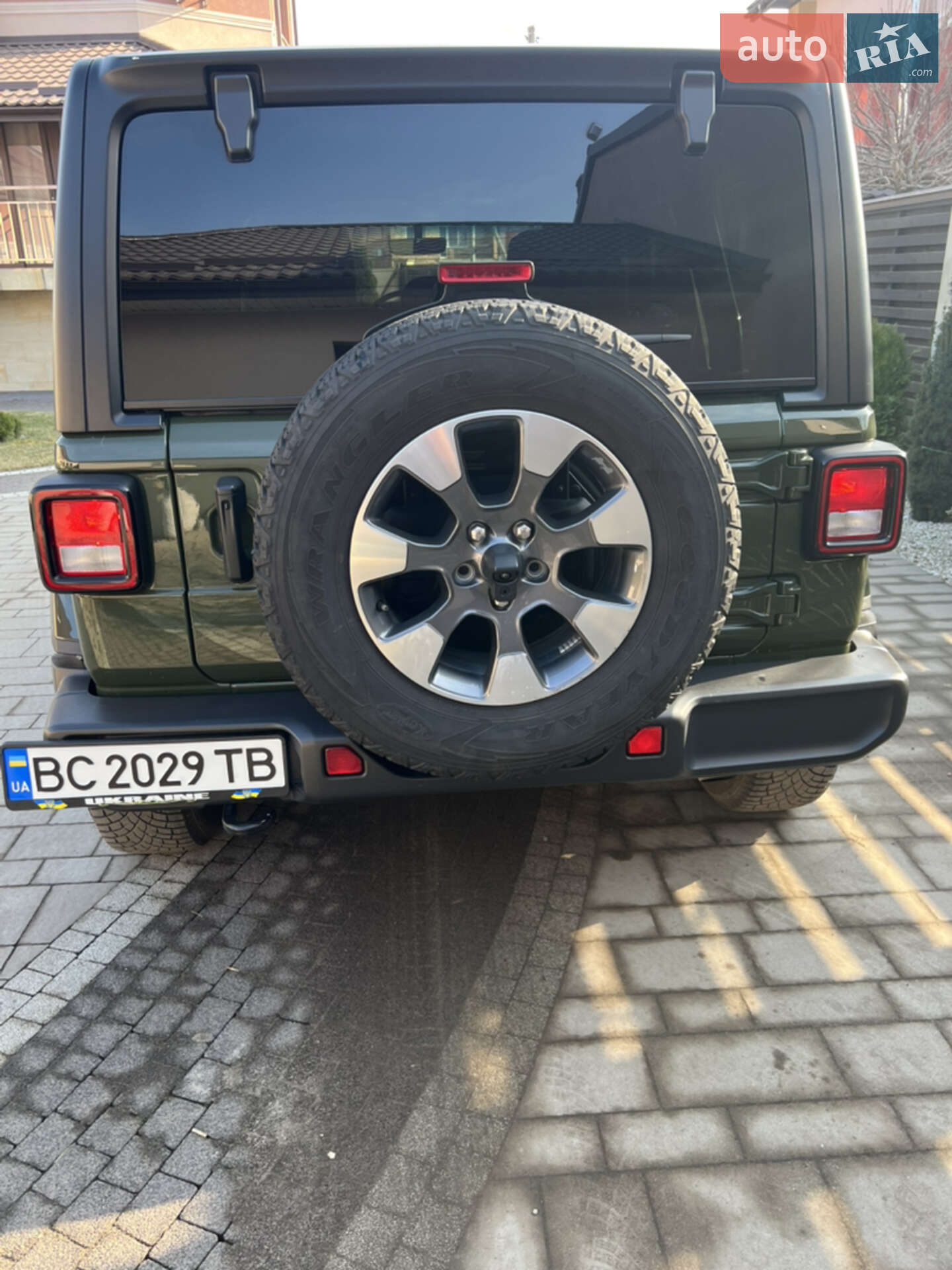Jeep Wrangler 2021 VIN 1C4HJXEG9NW105638 фото оголошення 3 з 26