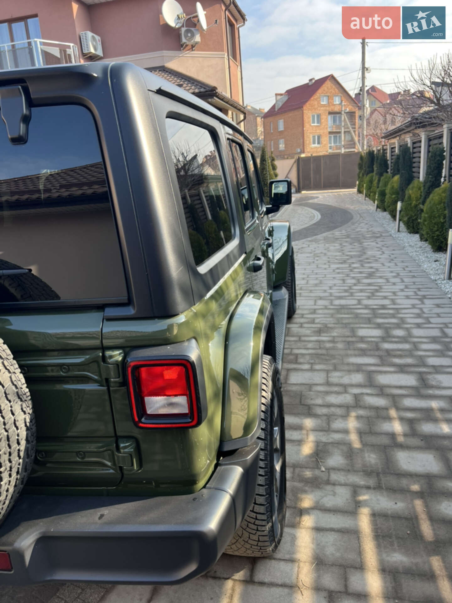Jeep Wrangler 2021 VIN 1C4HJXEG9NW105638 фото оголошення 4 з 26