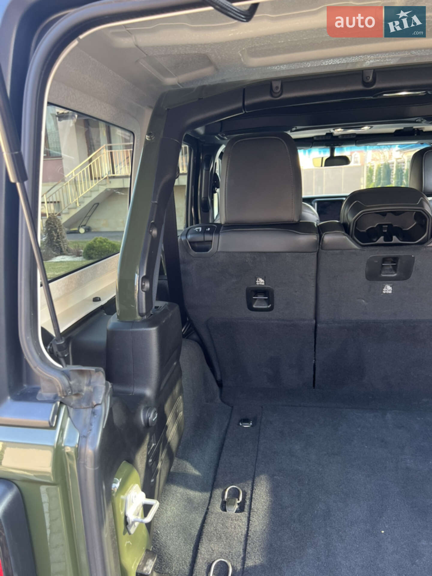 Jeep Wrangler 2021 VIN 1C4HJXEG9NW105638 фото оголошення 18 з 26