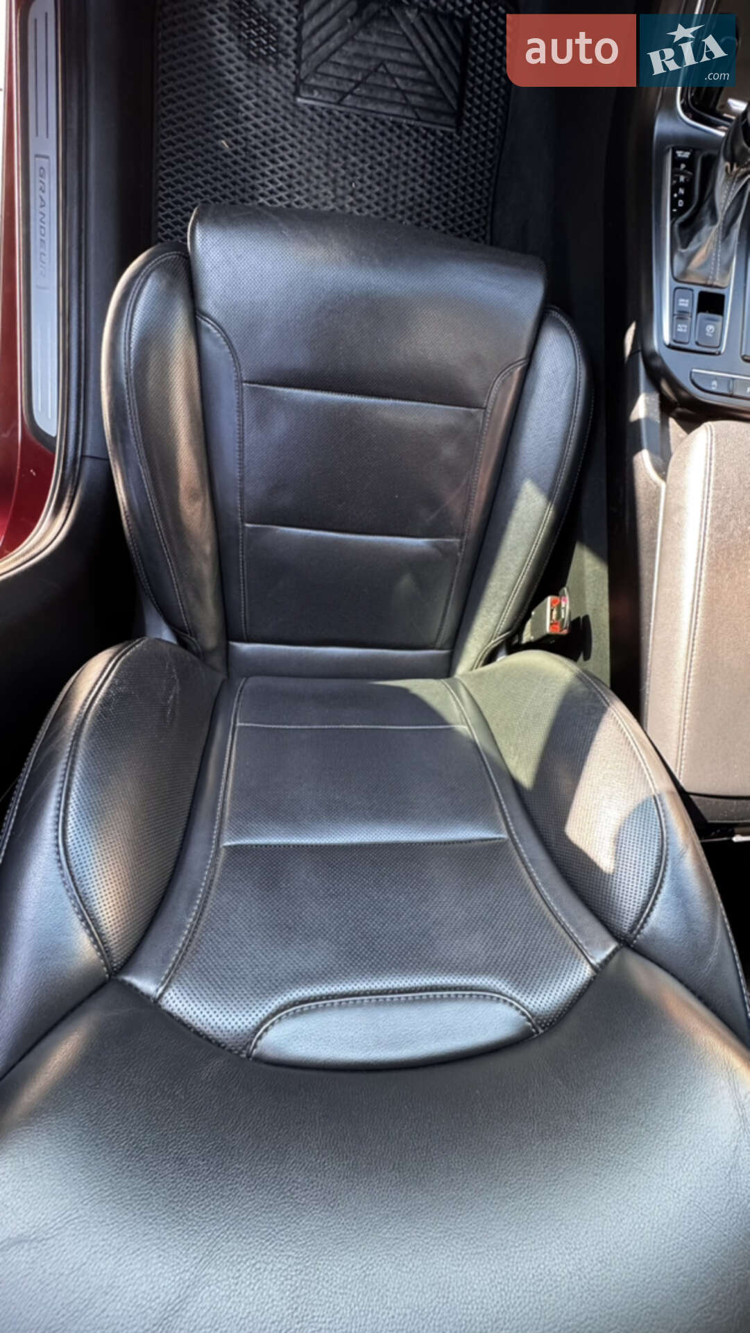 Hyundai Grandeur 2017 VIN KMHF441RBJA071218 фото оголошення 25 з 26