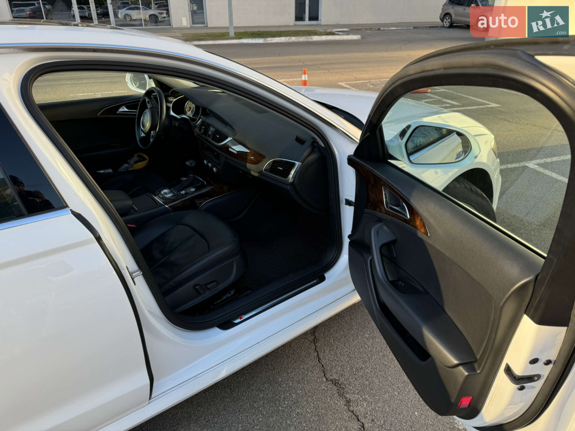 Audi A6 2014 VIN WAUFGAFC0FN020951 фото оголошення 21 з 48