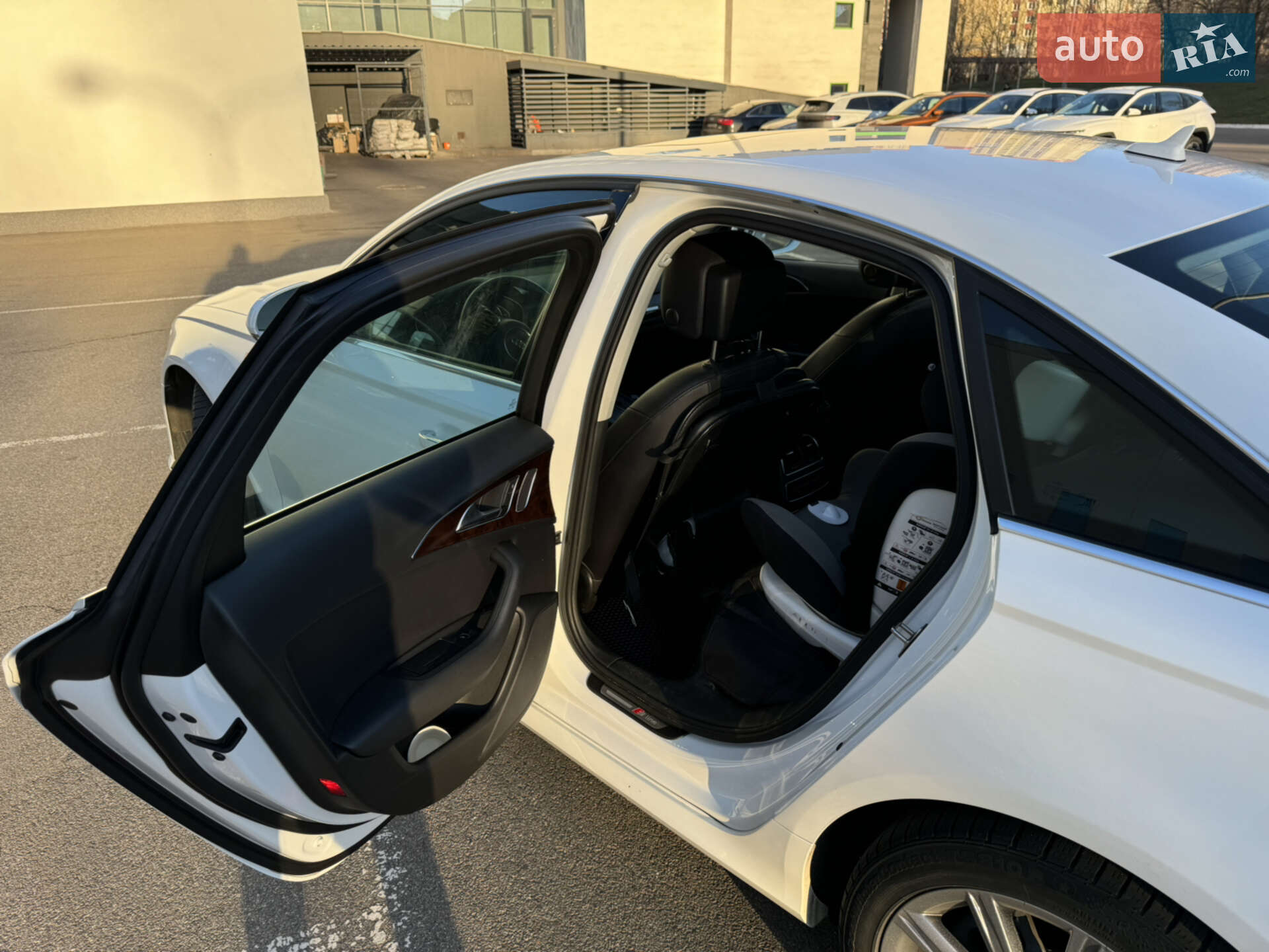 Audi A6 2014 VIN WAUFGAFC0FN020951 фото оголошення 23 з 48