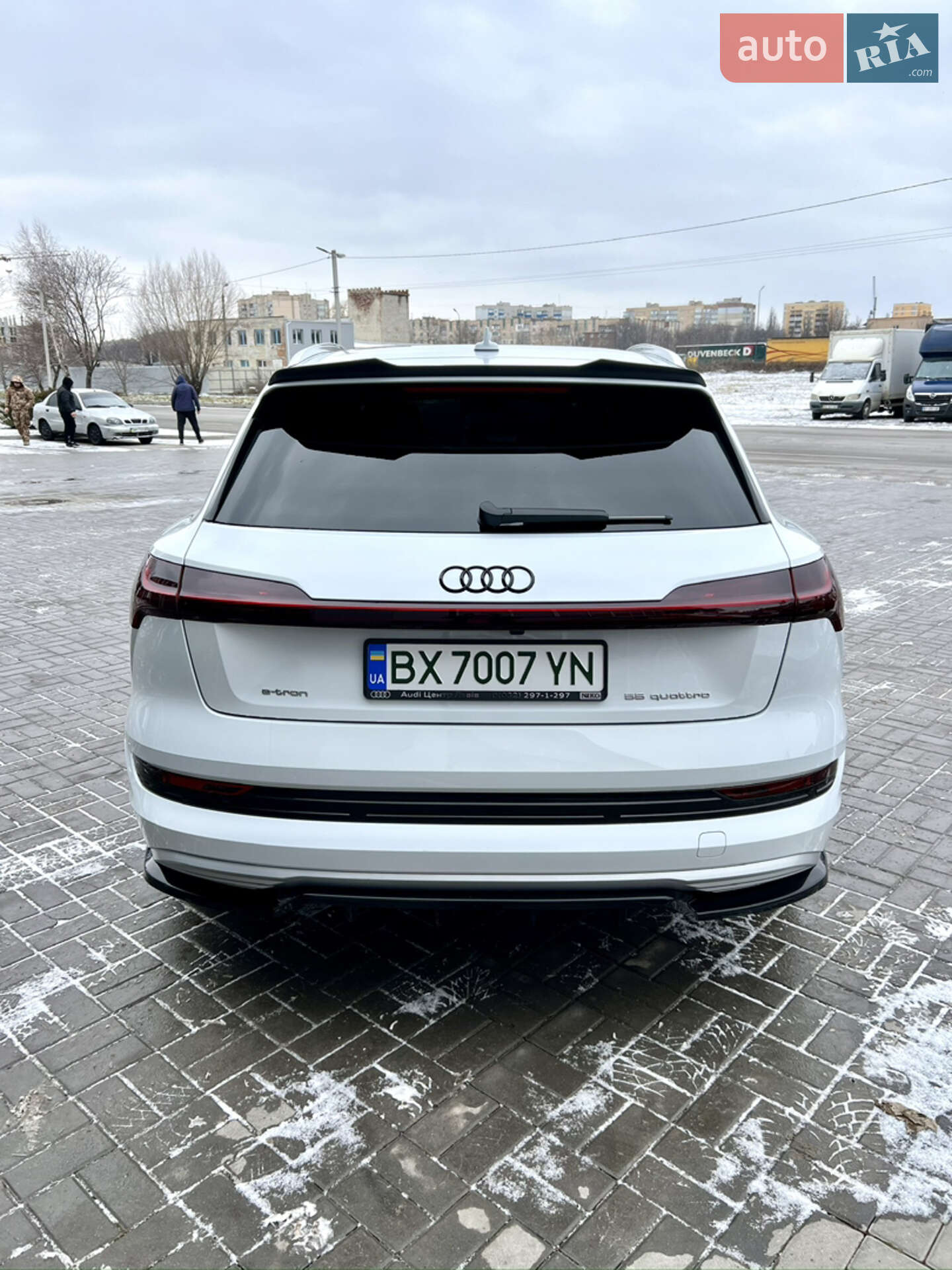 Audi e-tron 2019 VIN WA1AAAGE8KB009572 фото оголошення 5 з 9