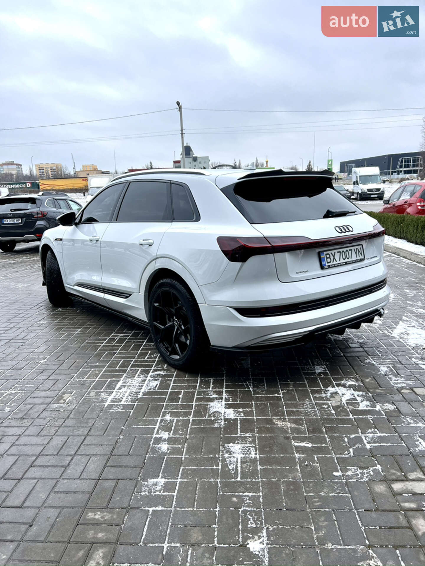 Audi e-tron 2019 VIN WA1AAAGE8KB009572 фото оголошення 6 з 9