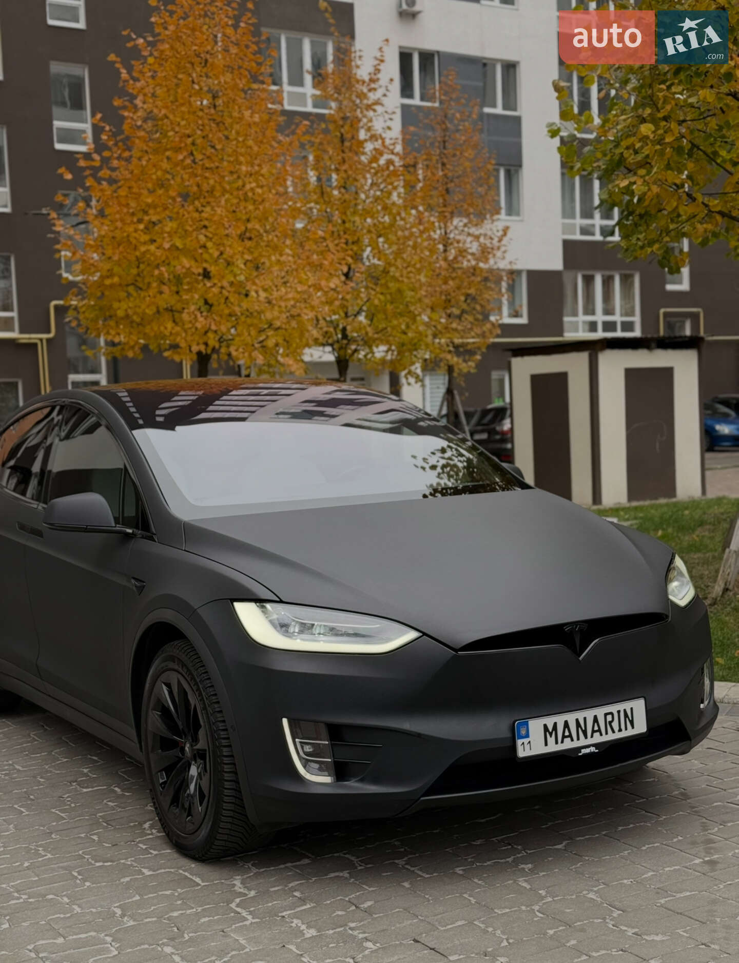 Tesla Model X 2019 VIN 5YJXCBE45LF239496 фото оголошення 4 з 13