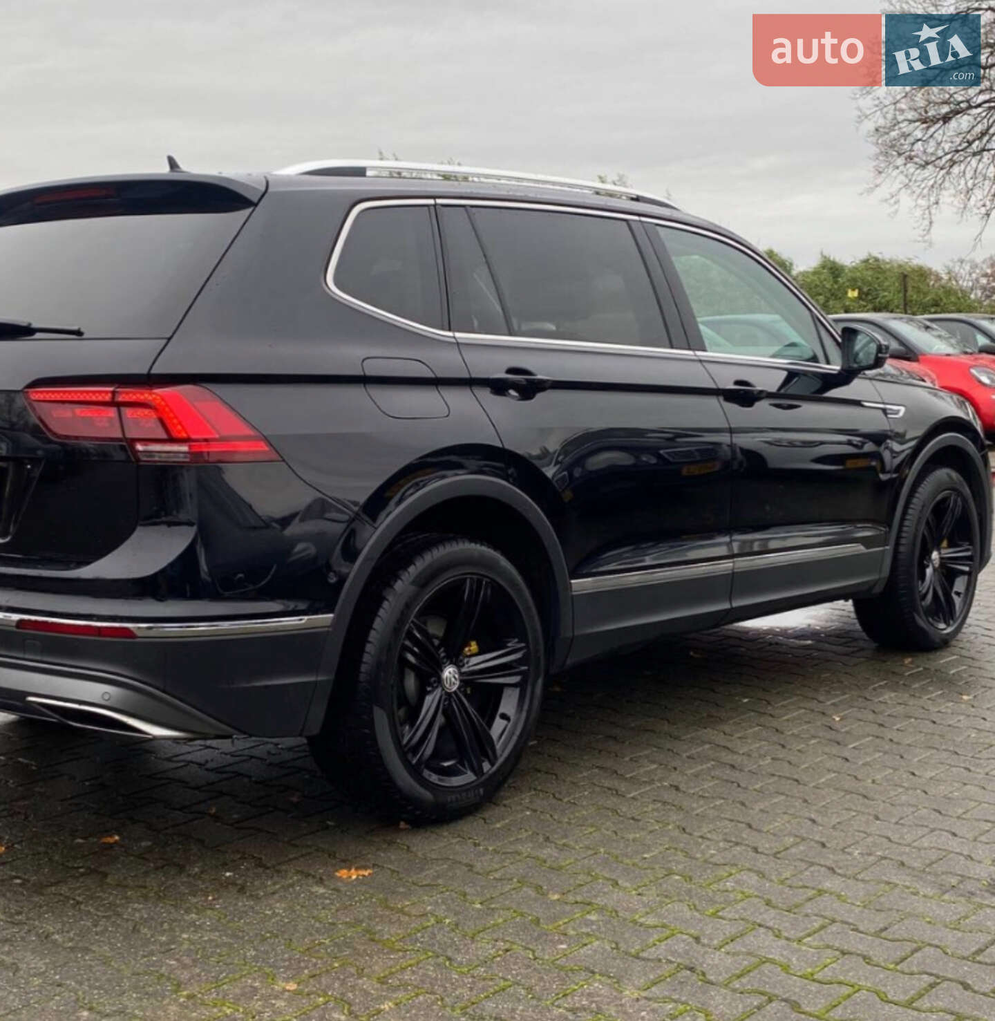 Volkswagen Tiguan 2018 VIN WVGZZZ5NZJM114961 фото оголошення 3 з 76