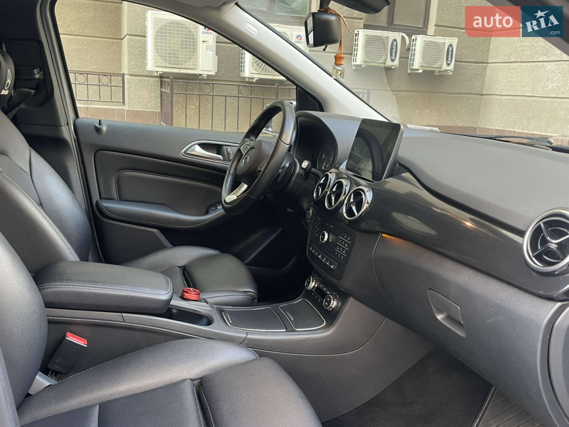 Mercedes-Benz B-Class 2017 VIN WDD2428901J015168 фото оголошення 8 з 12