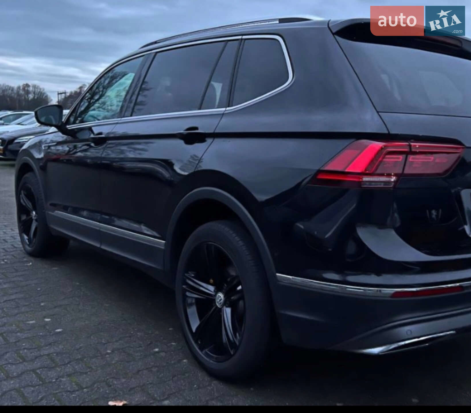 Volkswagen Tiguan 2018 VIN WVGZZZ5NZJM114961 фото оголошення 14 з 76