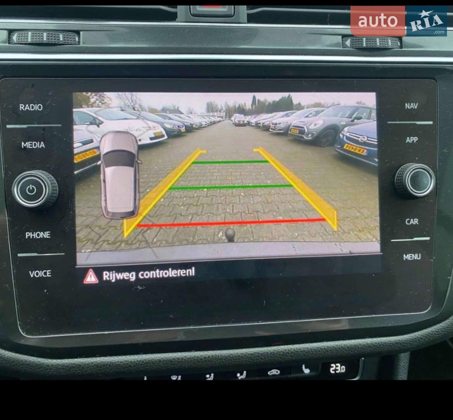 Volkswagen Tiguan 2018 VIN WVGZZZ5NZJM114961 фото оголошення 16 з 76