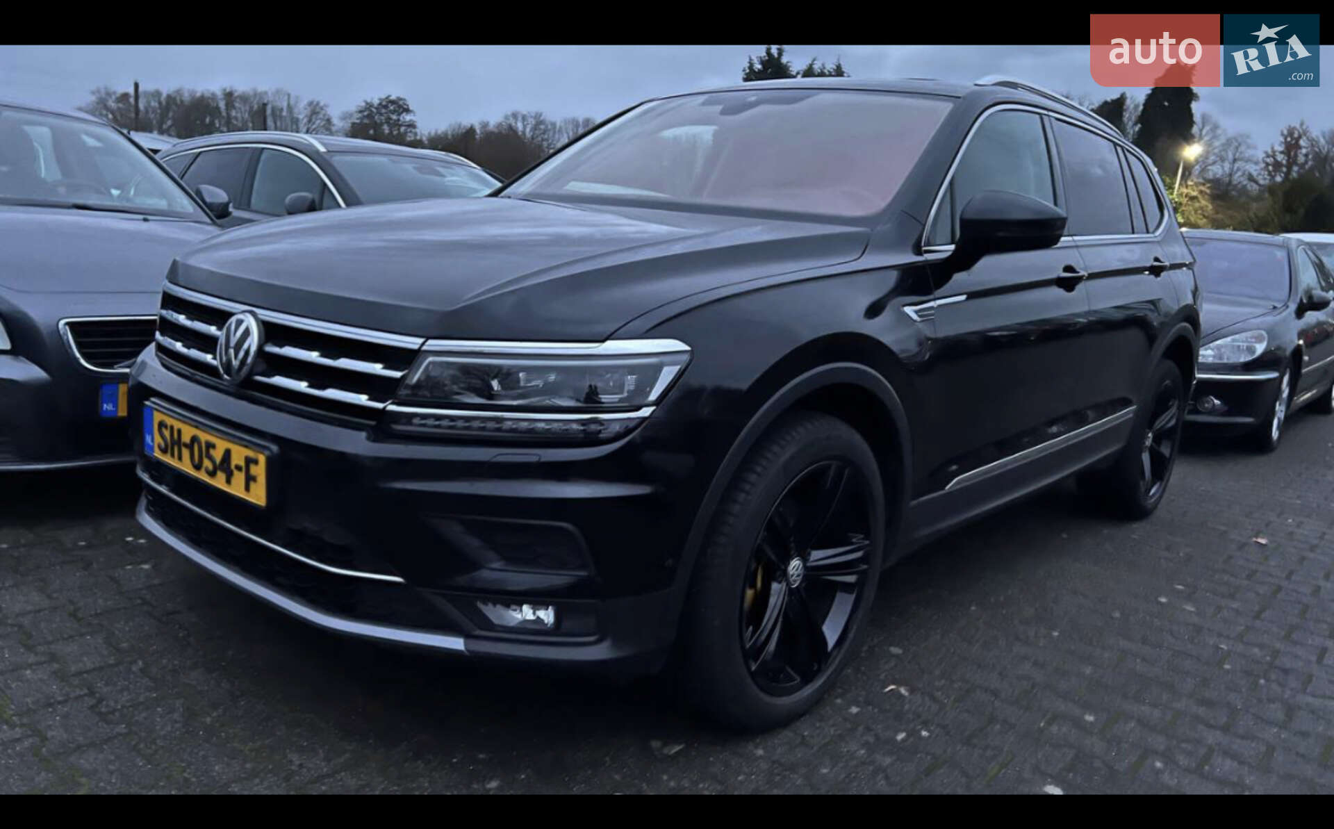 Volkswagen Tiguan 2018 VIN WVGZZZ5NZJM114961 фото оголошення 41 з 76