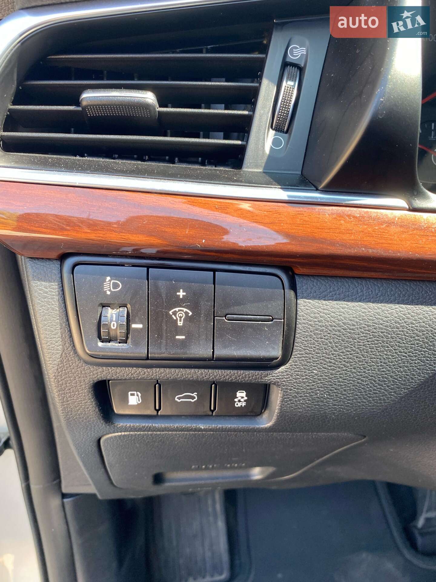 Kia K7 2016 VIN KNAL7418BGA043924 фото оголошення 6 з 17
