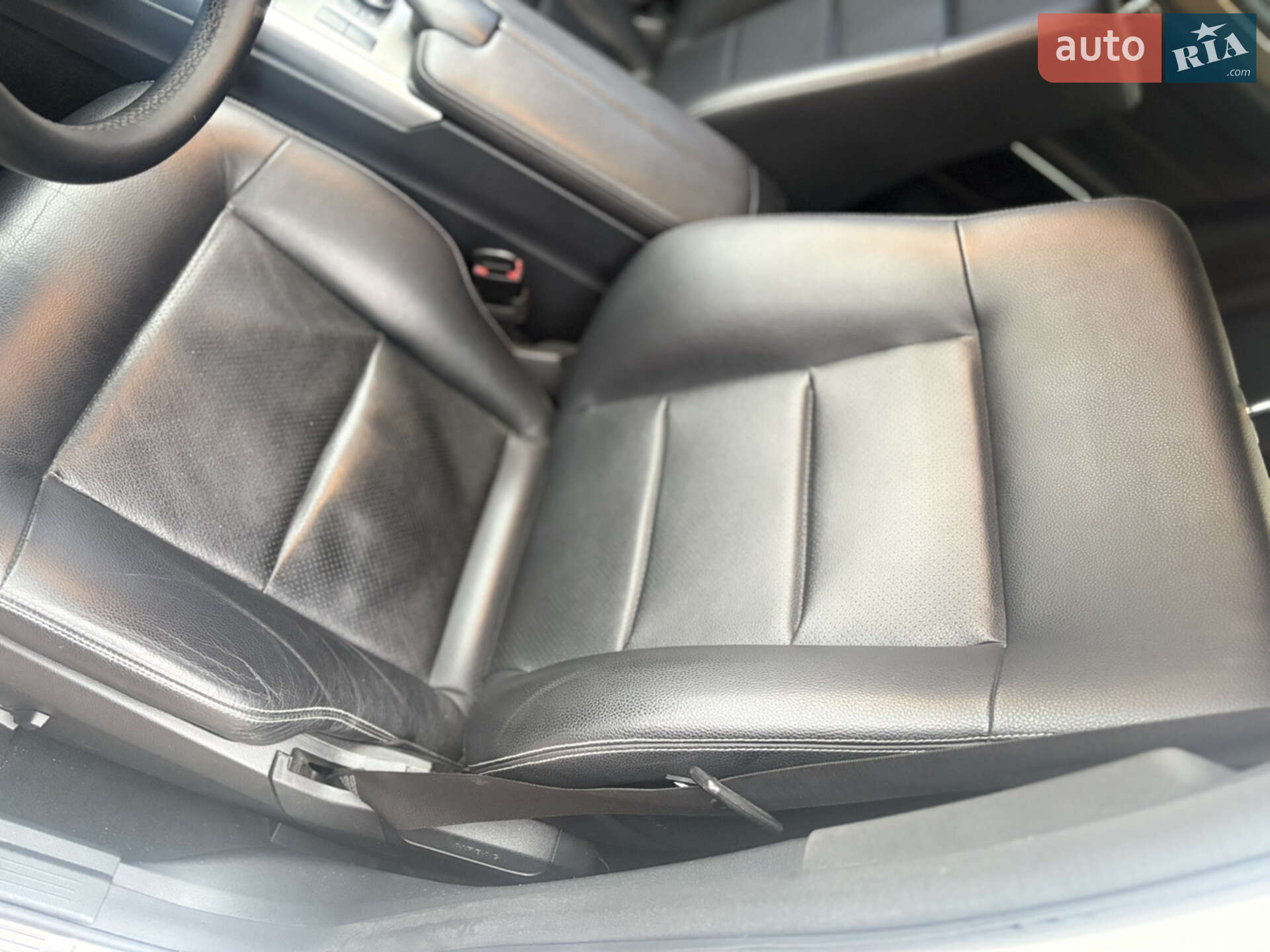 Mercedes-Benz E-Class 2014 VIN WDD2120051B064183 фото оголошення 5 з 9
