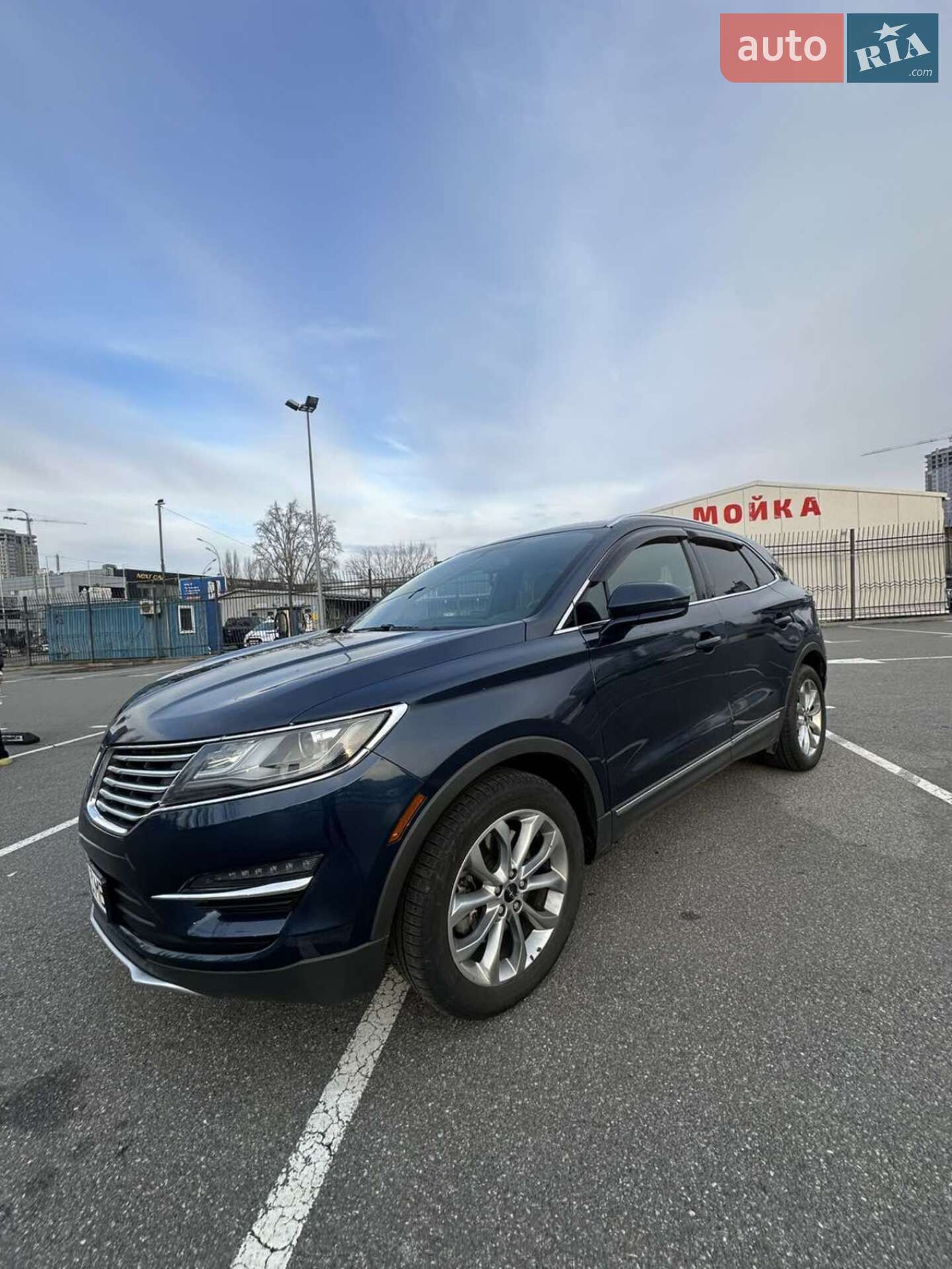 Lincoln MKC 2017 VIN 5LMCJ2D97HUL62824 фото оголошення 3 з 19