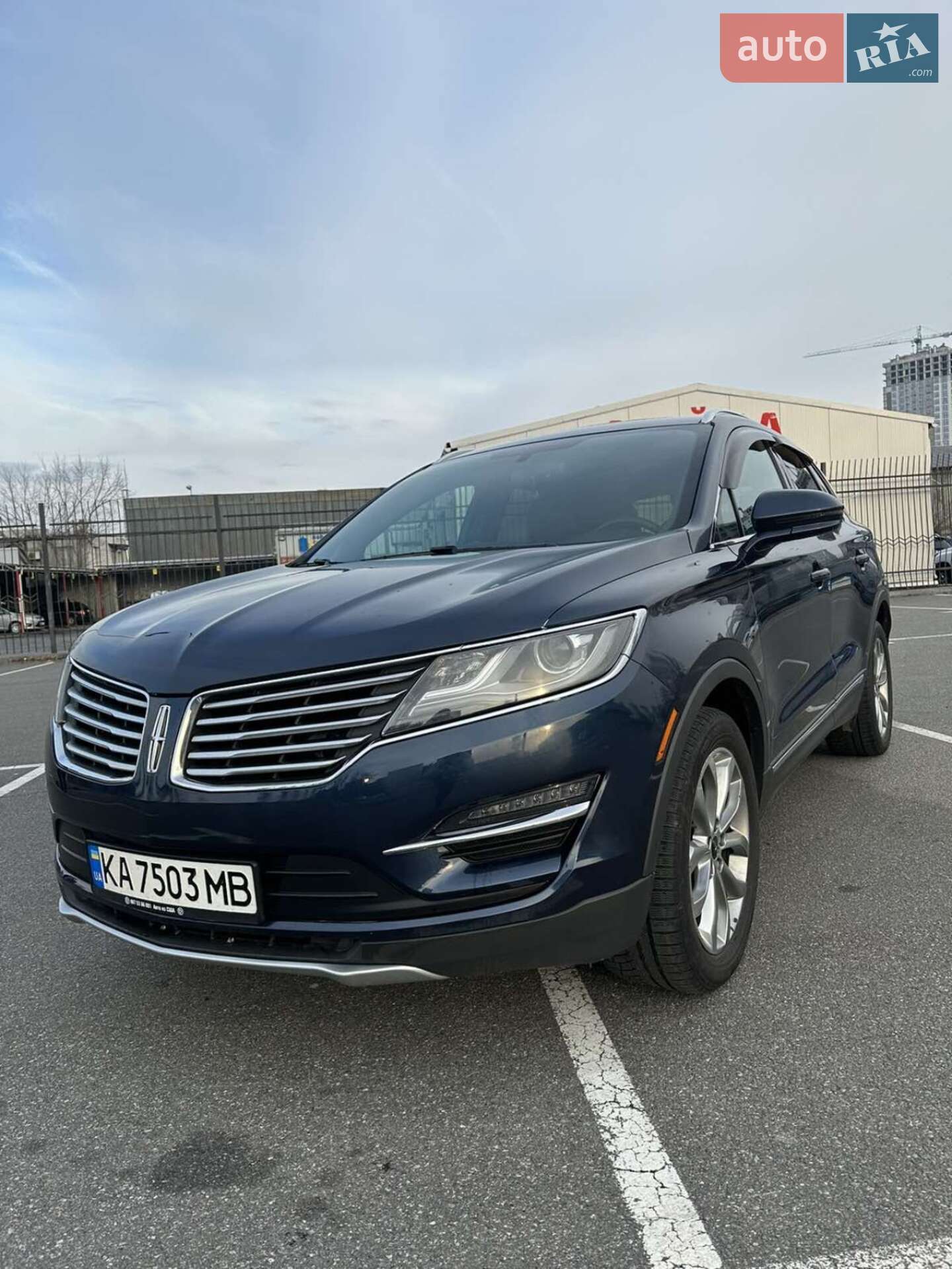 Lincoln MKC 2017 VIN 5LMCJ2D97HUL62824 фото оголошення 4 з 19
