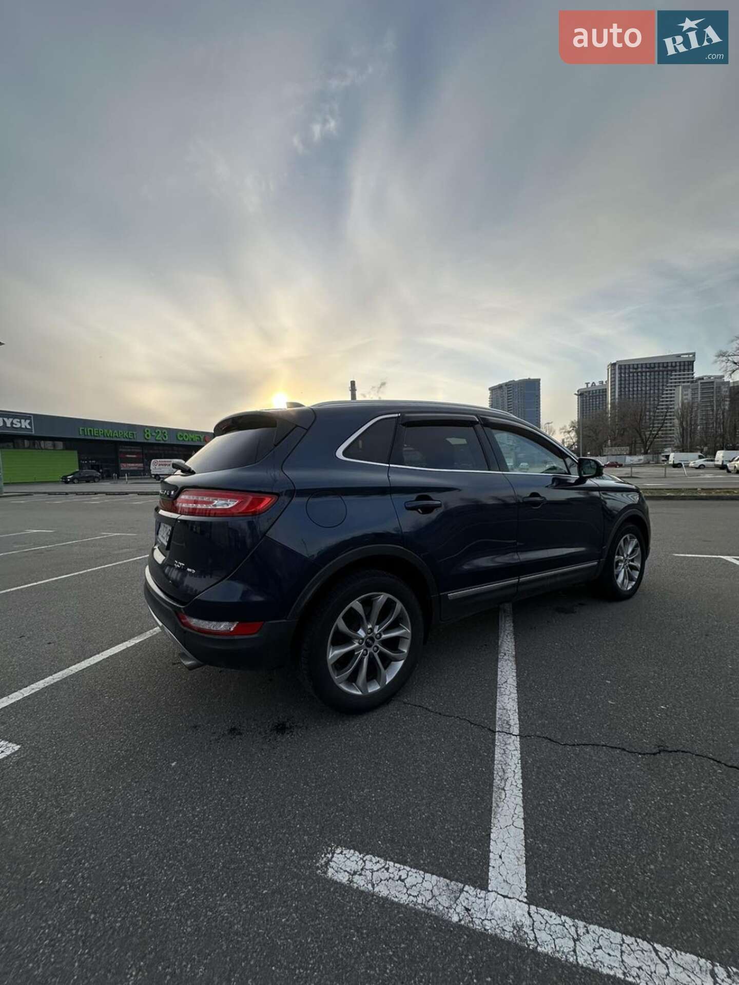 Lincoln MKC 2017 VIN 5LMCJ2D97HUL62824 фото оголошення 7 з 19