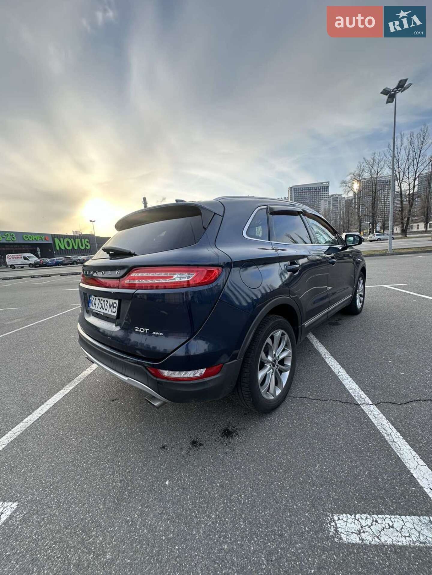 Lincoln MKC 2017 VIN 5LMCJ2D97HUL62824 фото оголошення 10 з 19