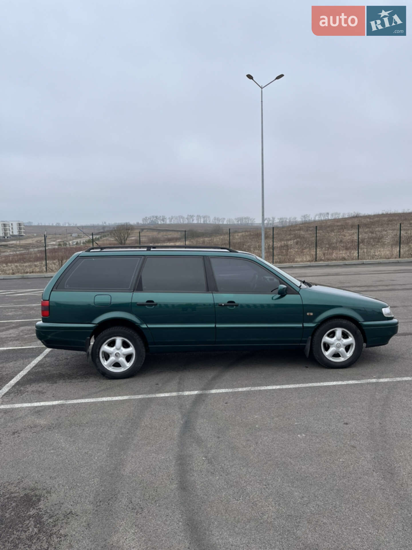 Volkswagen Passat 1995 VIN WVWZZZ3AZSE022063 фото оголошення 3 з 12