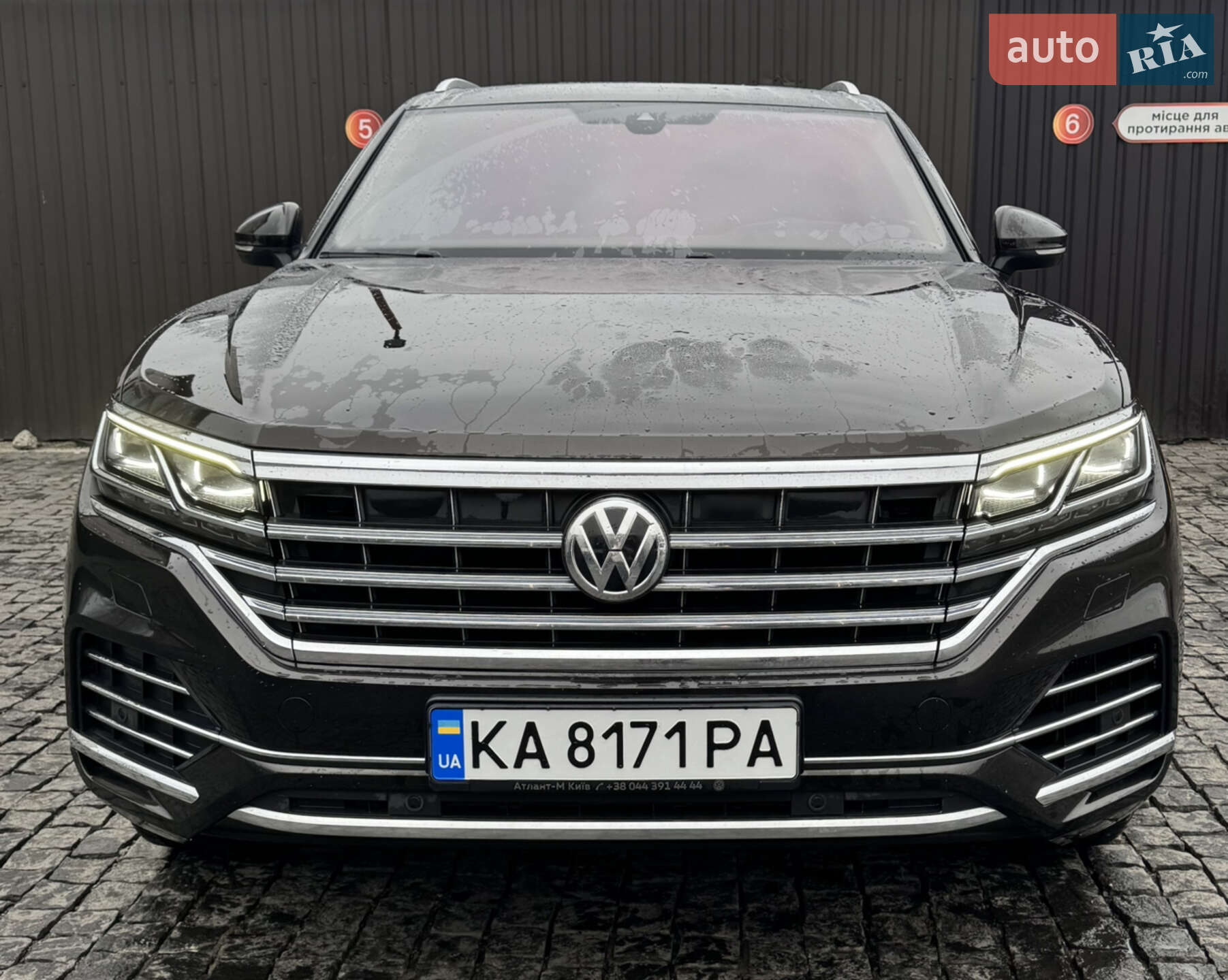Volkswagen Touareg 2018 VIN WVGZZZCRZJD002084 фото оголошення 18 з 60