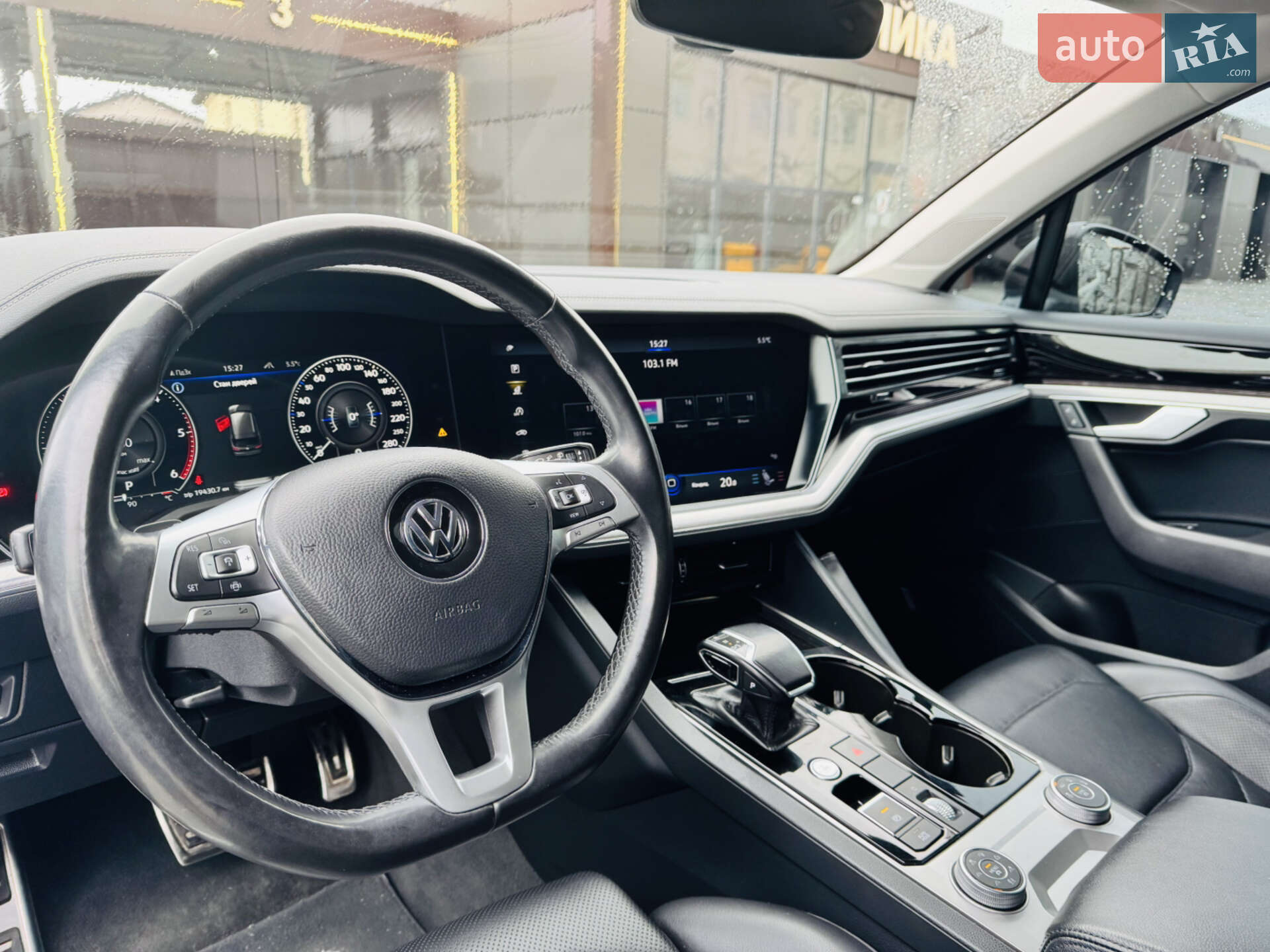 Volkswagen Touareg 2018 VIN WVGZZZCRZJD002084 фото оголошення 31 з 60