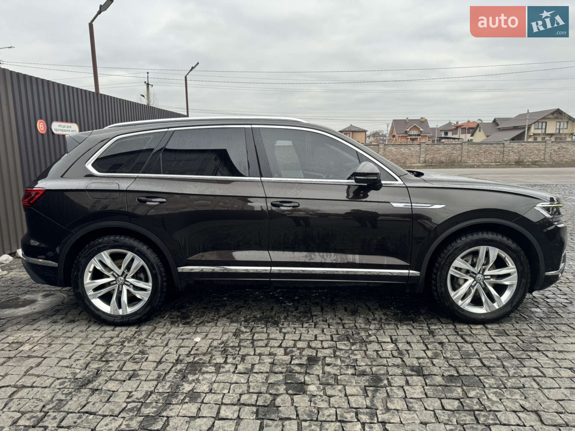 Volkswagen Touareg 2018 VIN WVGZZZCRZJD002084 фото оголошення 25 з 60