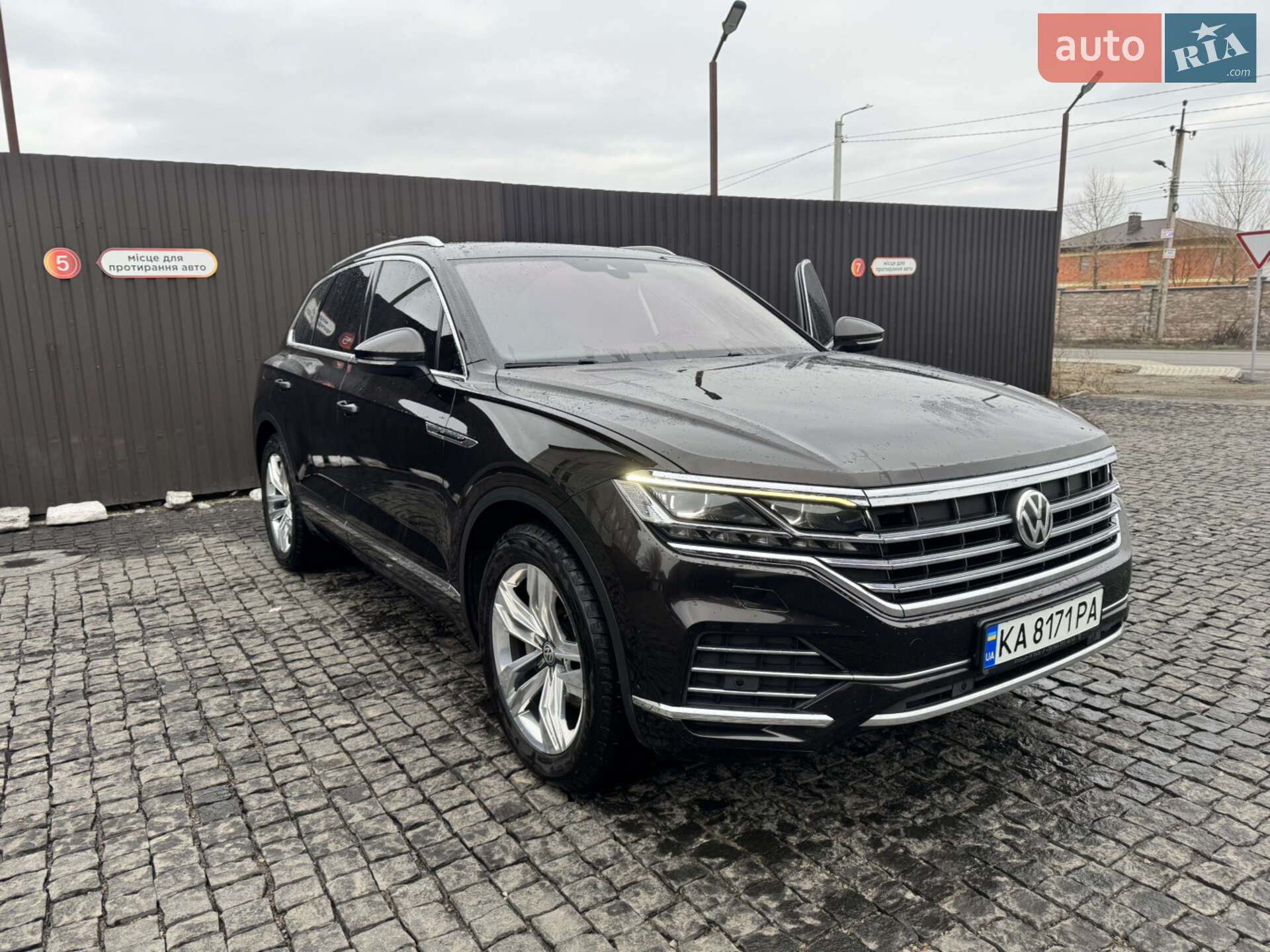 Volkswagen Touareg 2018 VIN WVGZZZCRZJD002084 фото оголошення 27 з 60