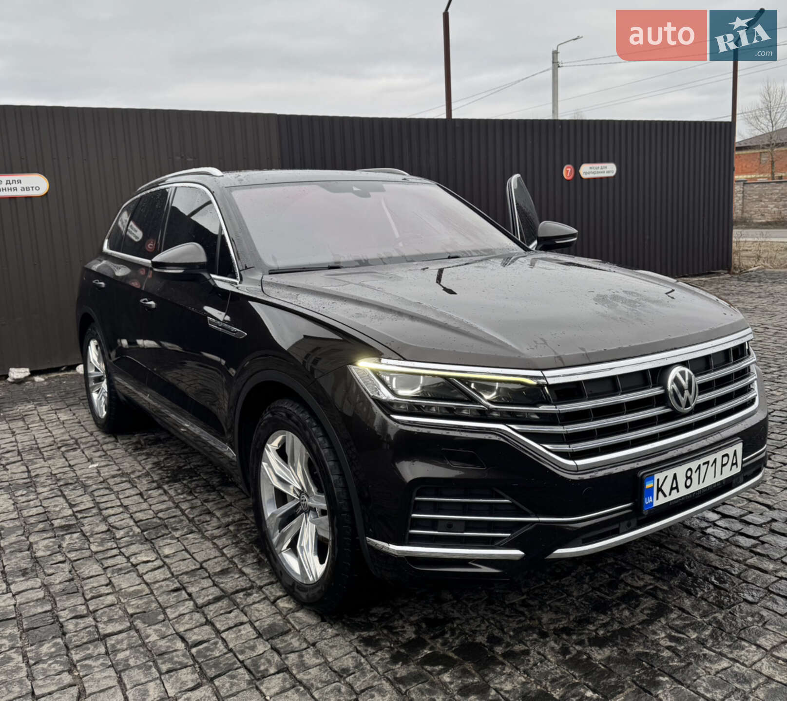 Volkswagen Touareg 2018 VIN WVGZZZCRZJD002084 фото оголошення 26 з 60