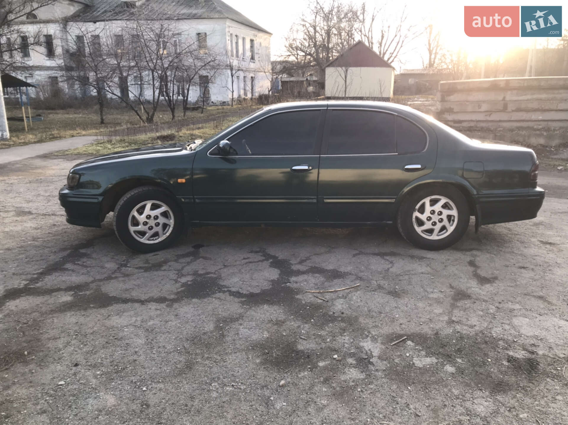 Nissan Maxima 1998 VIN JN1CAUA32U0013969 фото оголошення 2 з 12