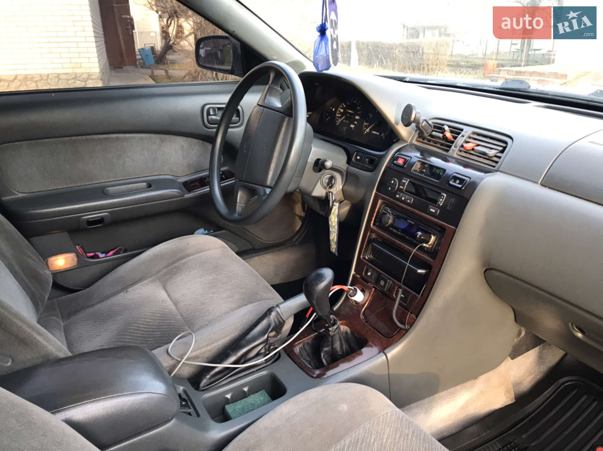 Nissan Maxima 1998 VIN JN1CAUA32U0013969 фото оголошення 9 з 12