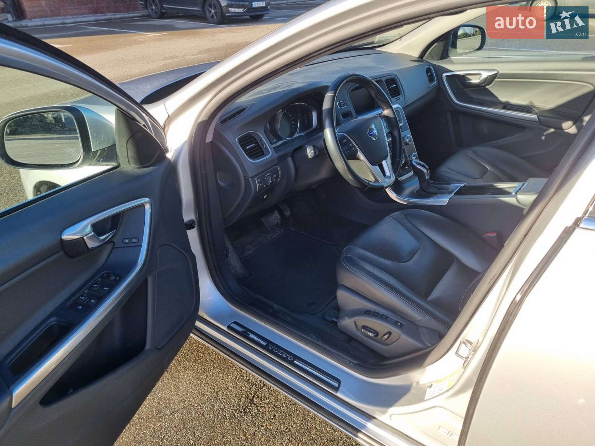 Volvo V60 2015 VIN YV140MEK6G1291962 фото оголошення 2 з 8