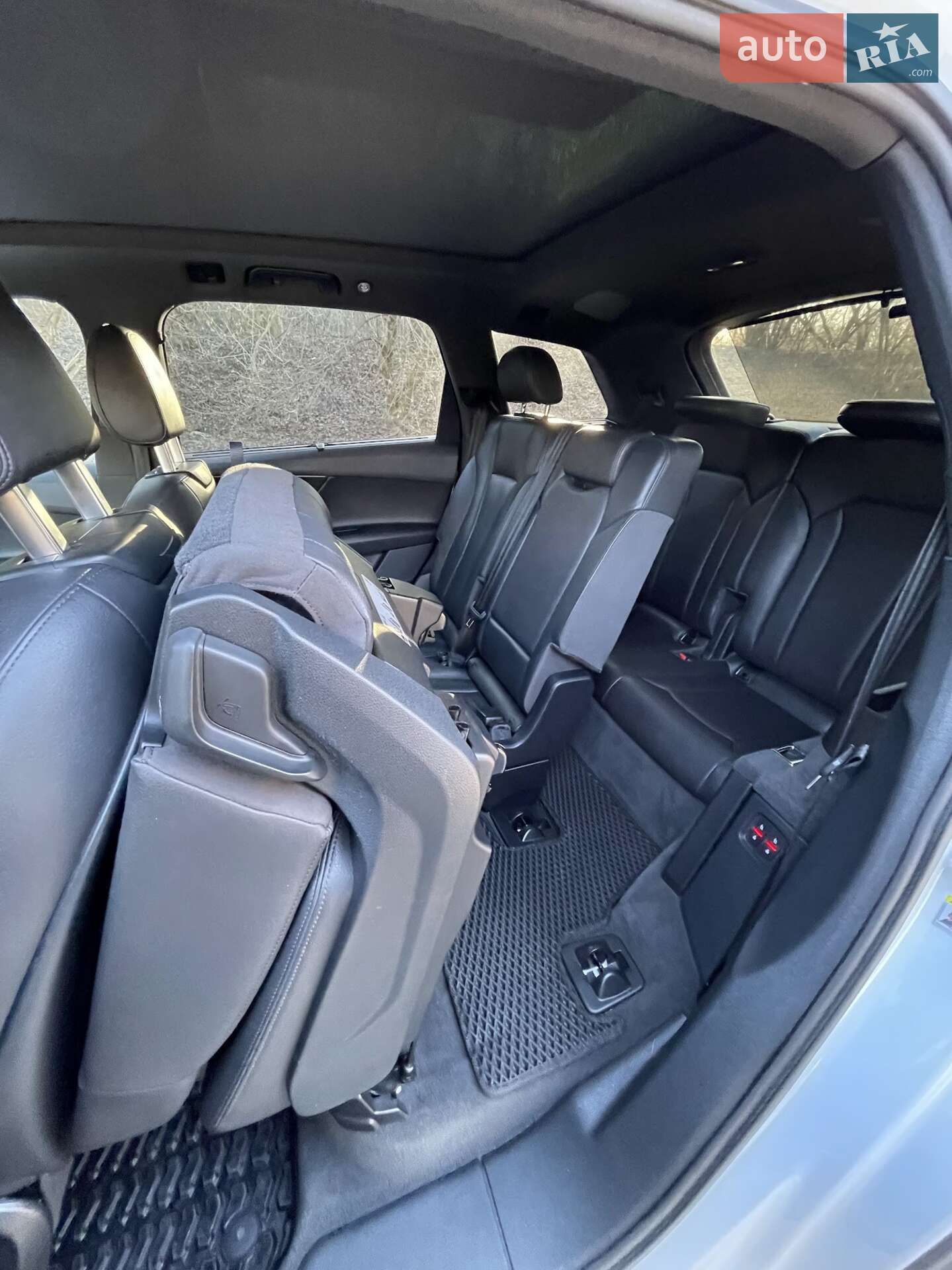 Audi Q7 2017 VIN WA1VAAF7XJD012643 фото оголошення 31 з 57