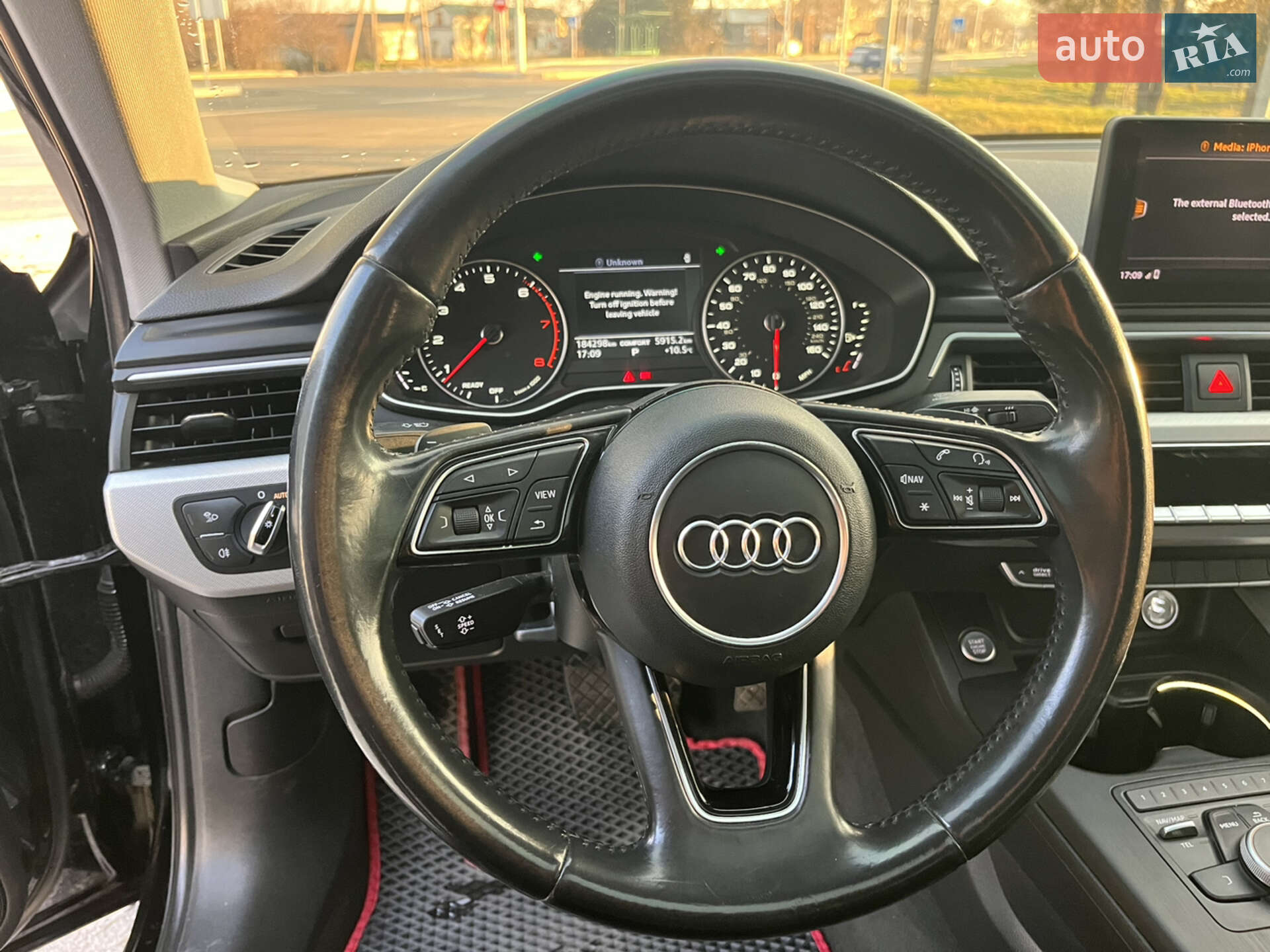 Audi A4 2016 VIN WAUANAF44HN053155 фото оголошення 3 з 17