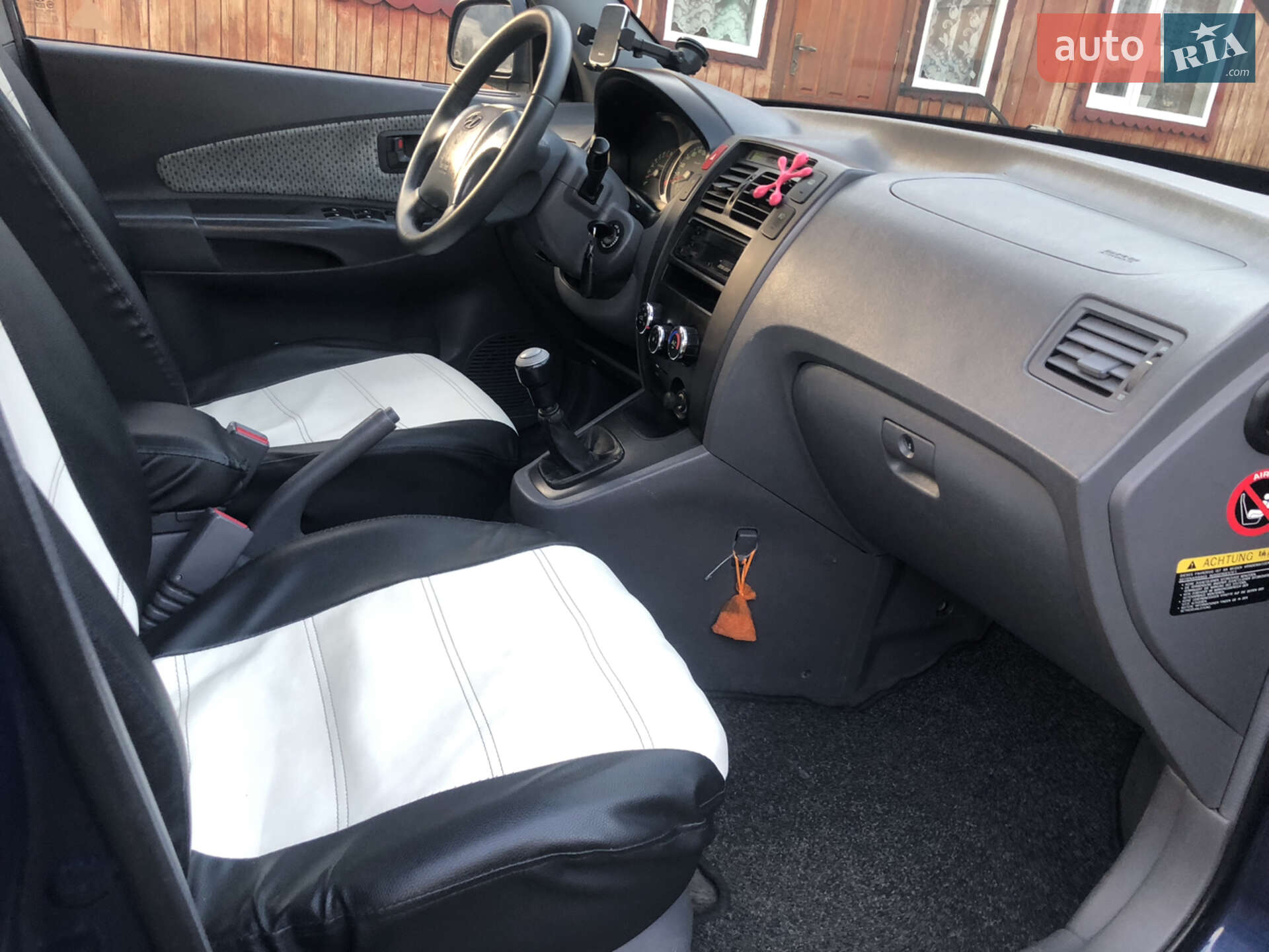 Hyundai Tucson 2004 VIN KMHJN81BP5U025856 фото оголошення 4 з 11