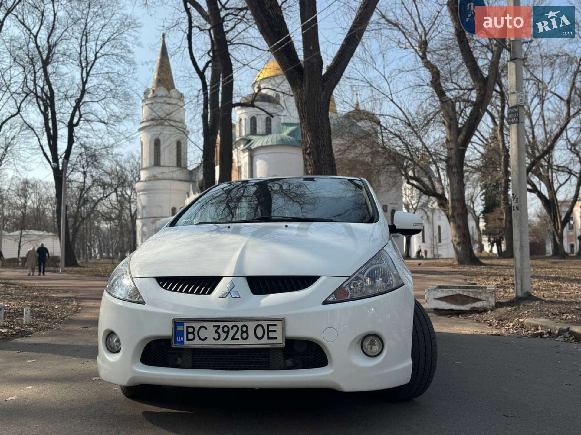 Mitsubishi Grandis 2010 VIN JMBLJNA8WAZ400499 фото оголошення 3 з 15