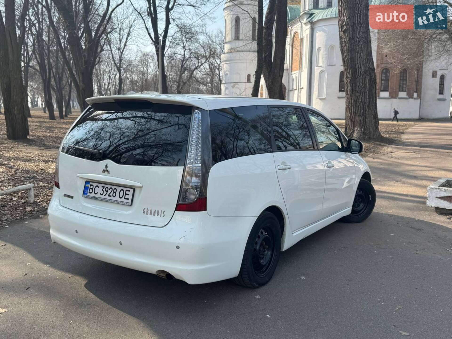 Mitsubishi Grandis 2010 VIN JMBLJNA8WAZ400499 фото оголошення 4 з 15