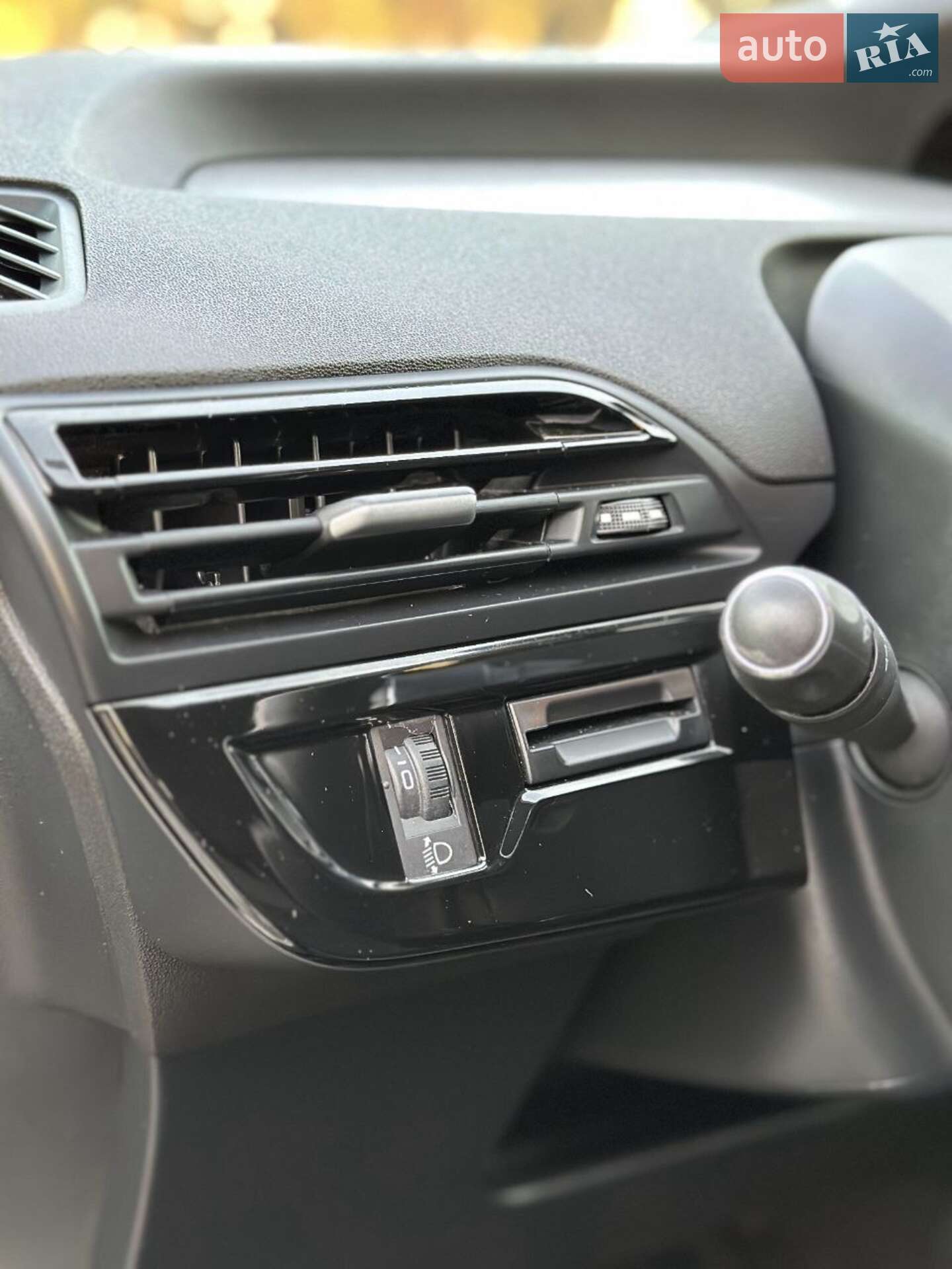 Citroen C4 SpaceTourer 2019 VIN VF73DBHZMJJ745881 фото оголошення 30 з 48