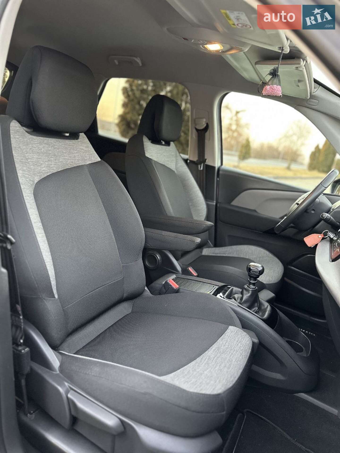 Citroen C4 SpaceTourer 2019 VIN VF73DBHZMJJ745881 фото оголошення 44 з 48