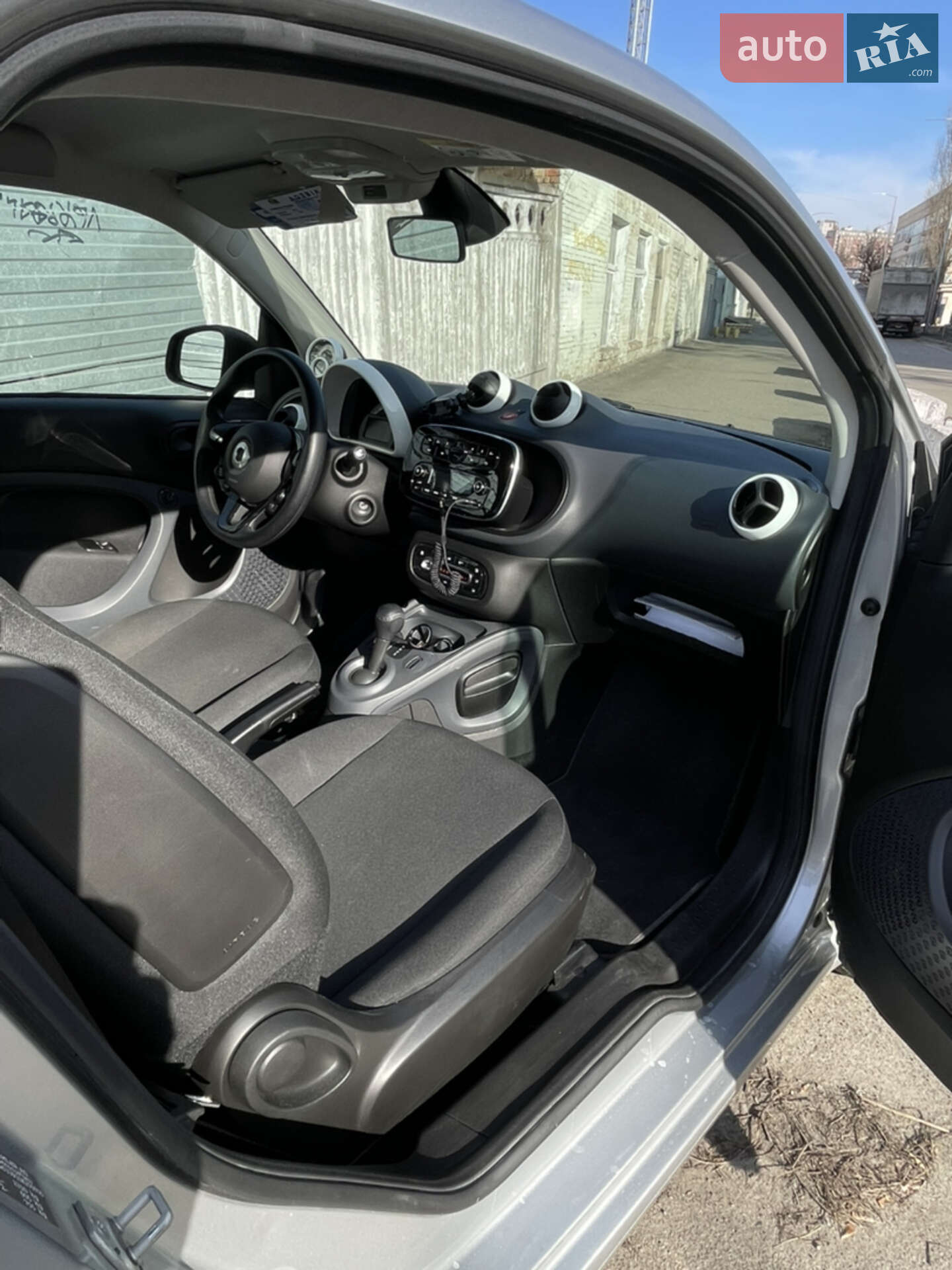 Smart EQ Fortwo 2019 VIN WME4533911K370705 фото оголошення 13 з 24