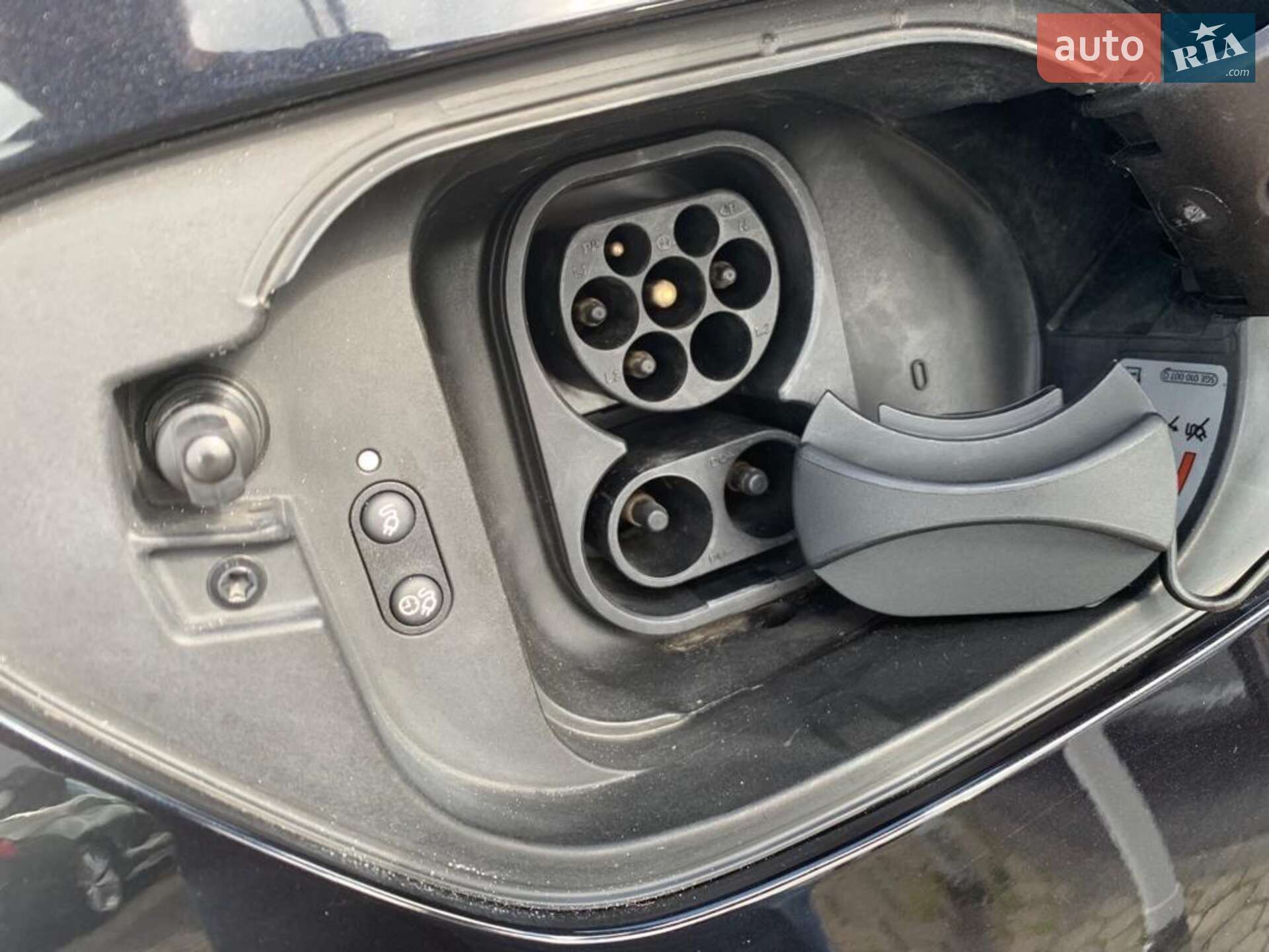 Volkswagen e-Golf 2019 VIN WVWZZZAUZL8900668 фото оголошення 16 з 21