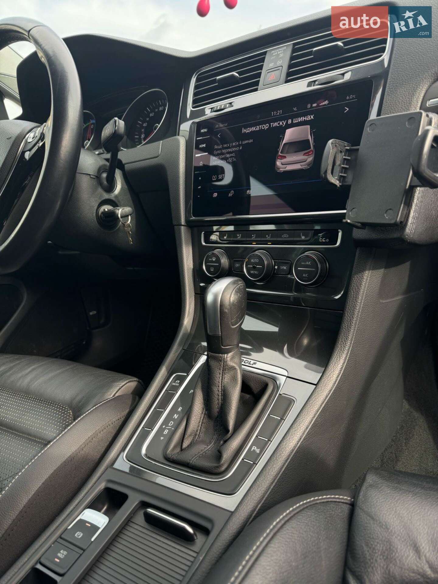 Volkswagen e-Golf 2019 VIN WVWZZZAUZL8900668 фото оголошення 18 з 21