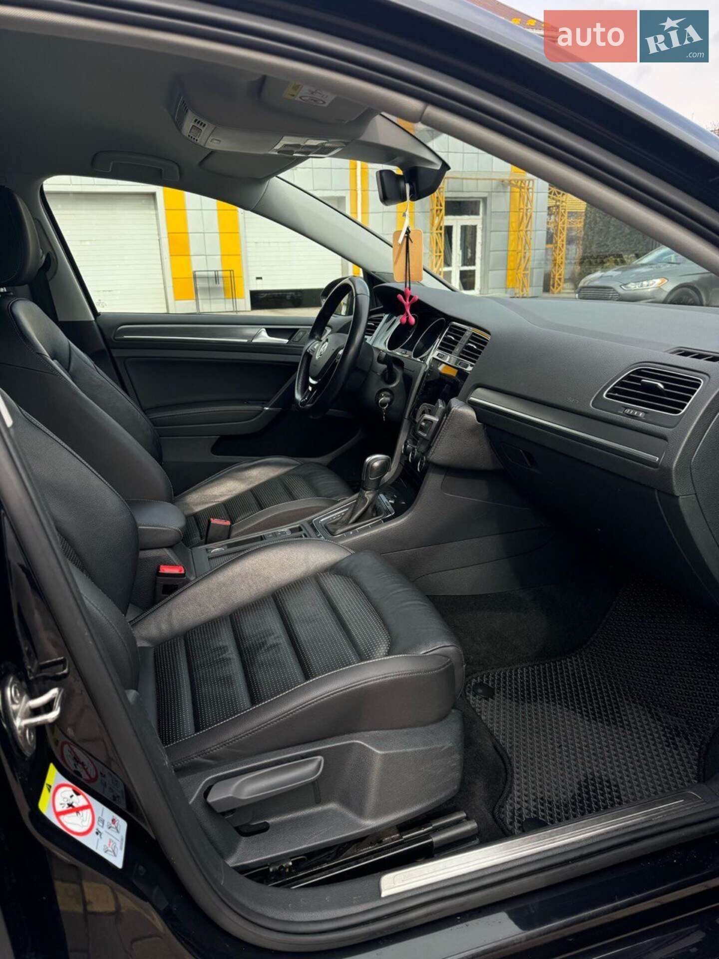 Volkswagen e-Golf 2019 VIN WVWZZZAUZL8900668 фото оголошення 17 з 21