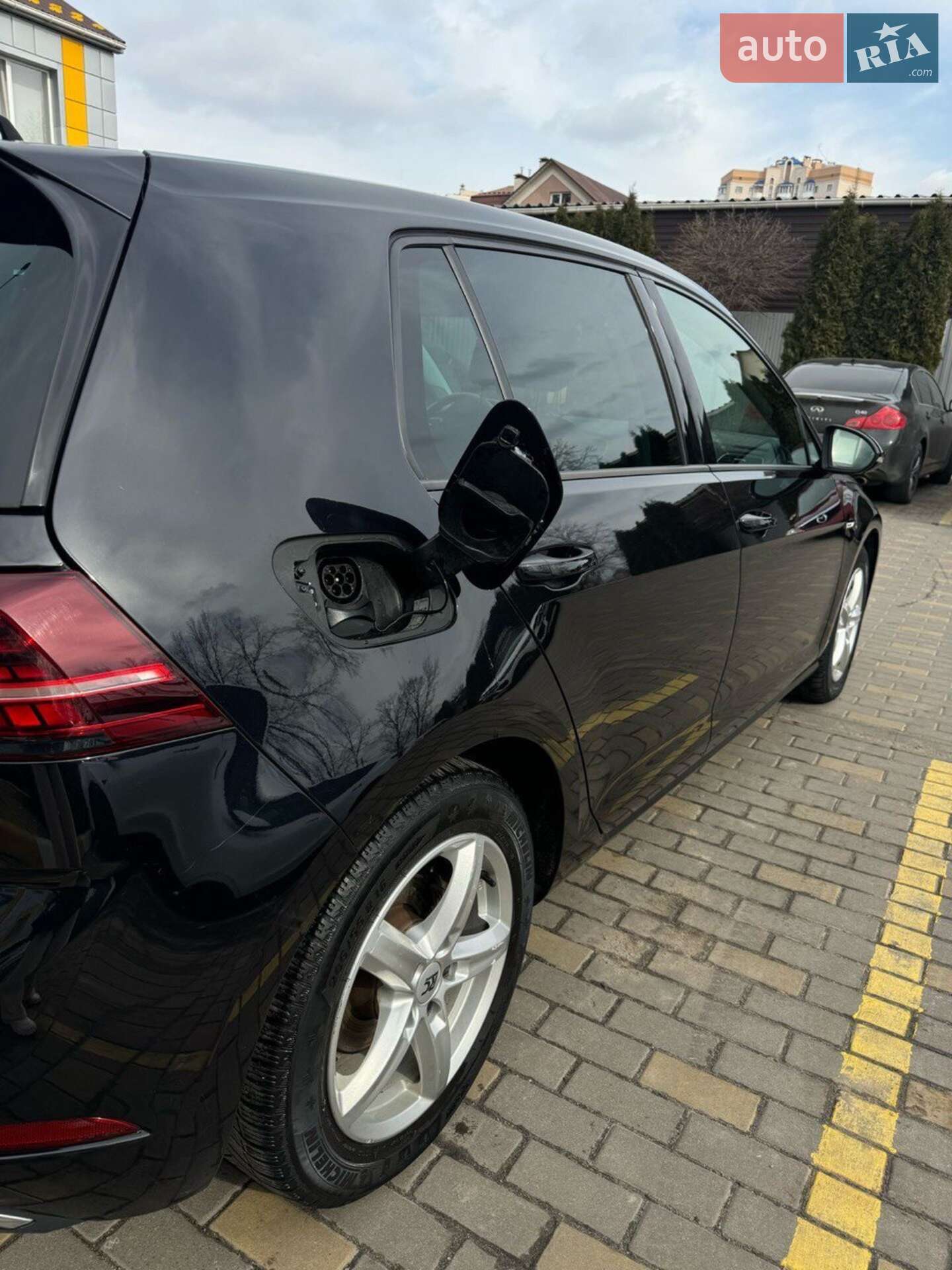 Volkswagen e-Golf 2019 VIN WVWZZZAUZL8900668 фото оголошення 13 з 21