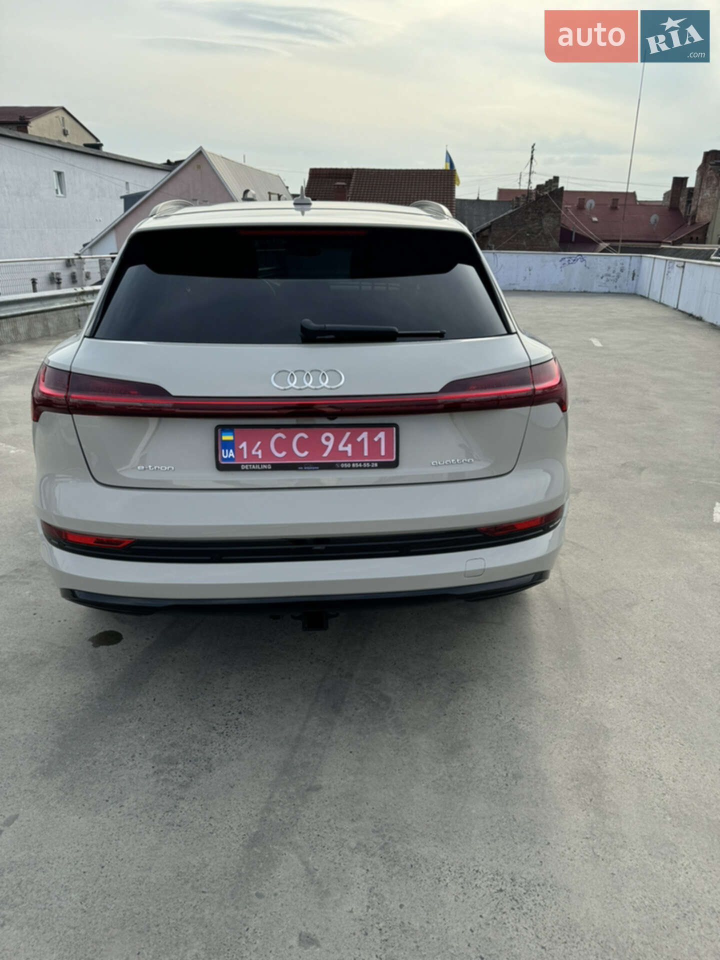 Audi e-tron 2020 VIN WA1LABGE2MB011318 фото оголошення 5 з 38